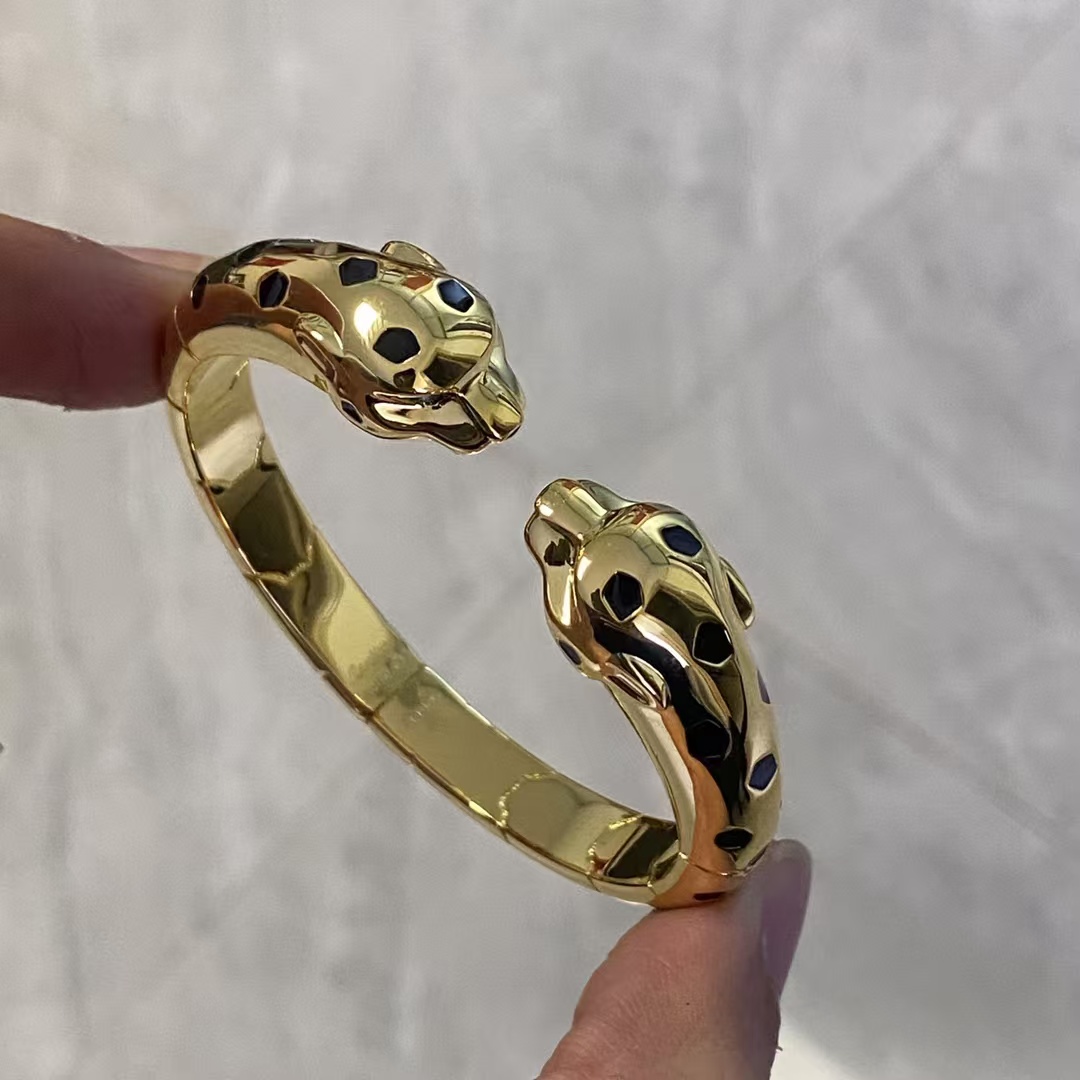 Cartier Leopard Head Panthère de Bracelet Bangle - Original Replica Club