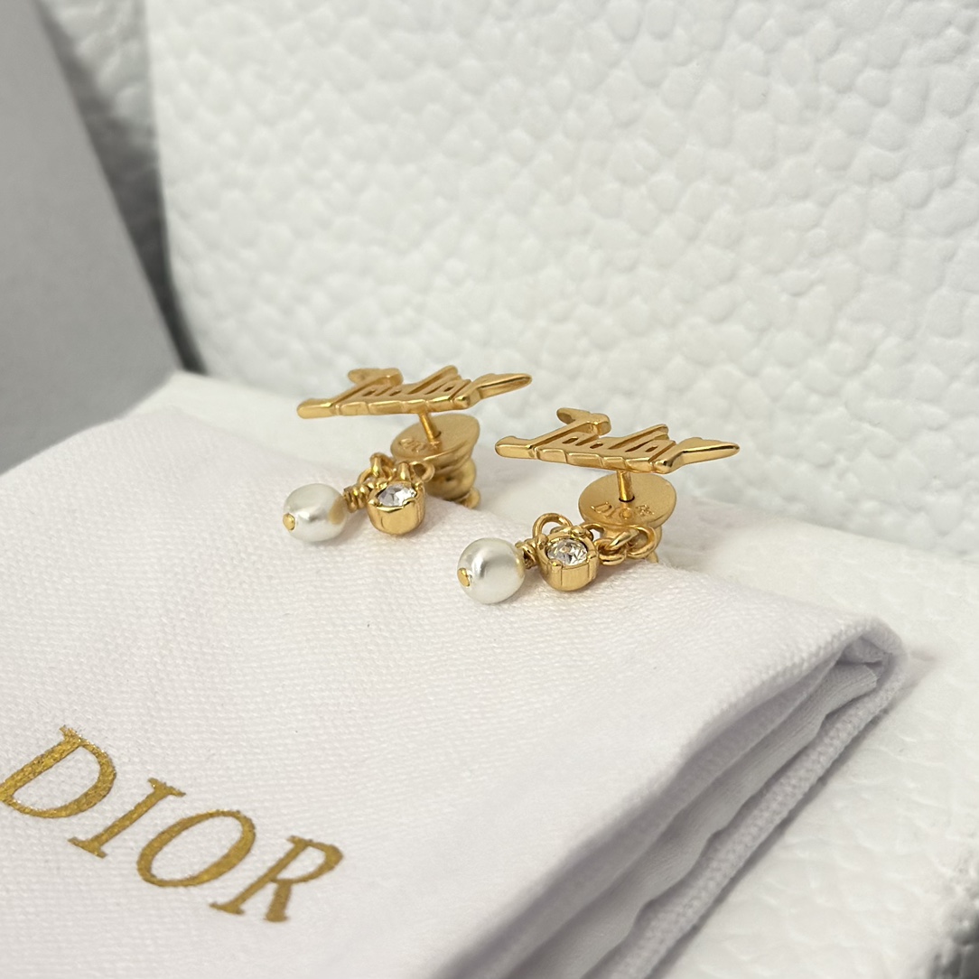 Jadior Stud Pearl Earrings - Original Replica Club