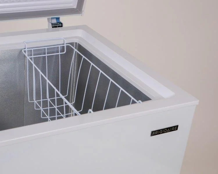 Frigidaire 10.3 Cu. ft. Chest Freezer, Garage Ready, EFRF1005, White - Image 24