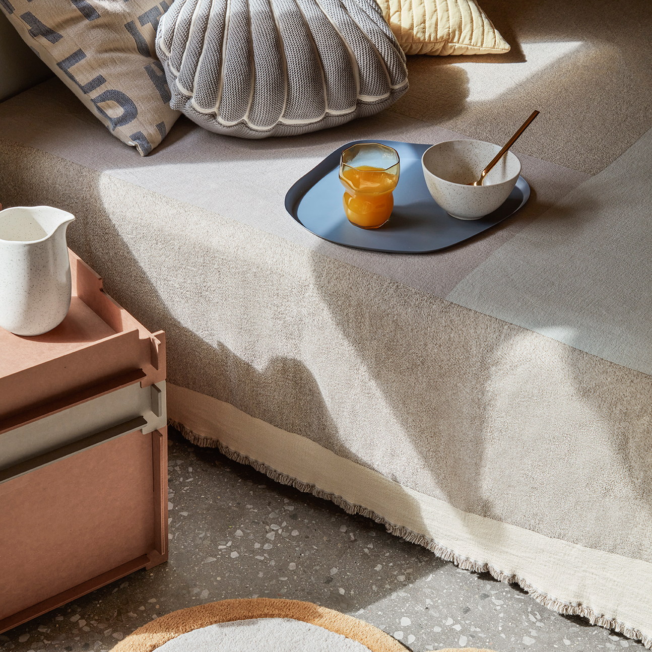 Broste Copenhagen Mie Dienblad L - Flint Stone Blue