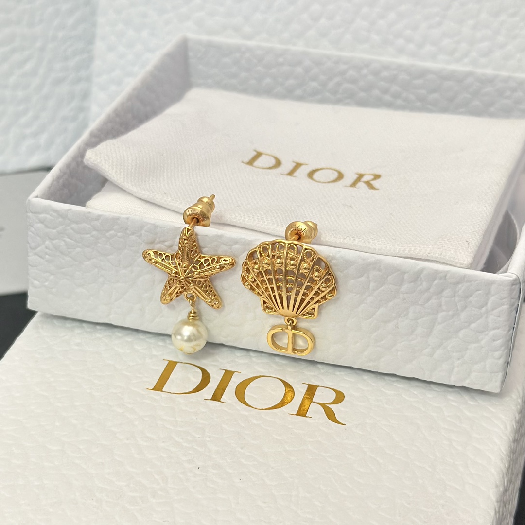 Dior Asymmetric Starfish and Shell Pearl Earrings - Original Replica Club