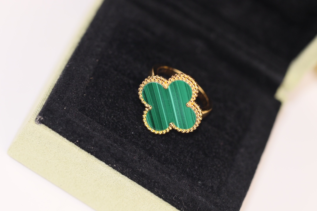VCA Green Malachite Magic Alhambra Ring - Original Replica Club