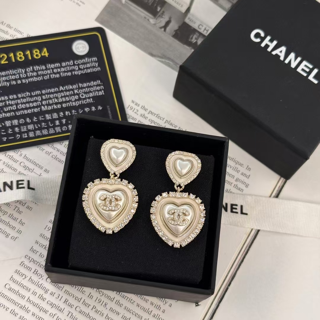 Chanel Two Heart Dangle Pearl Earrings - Original Replica Club