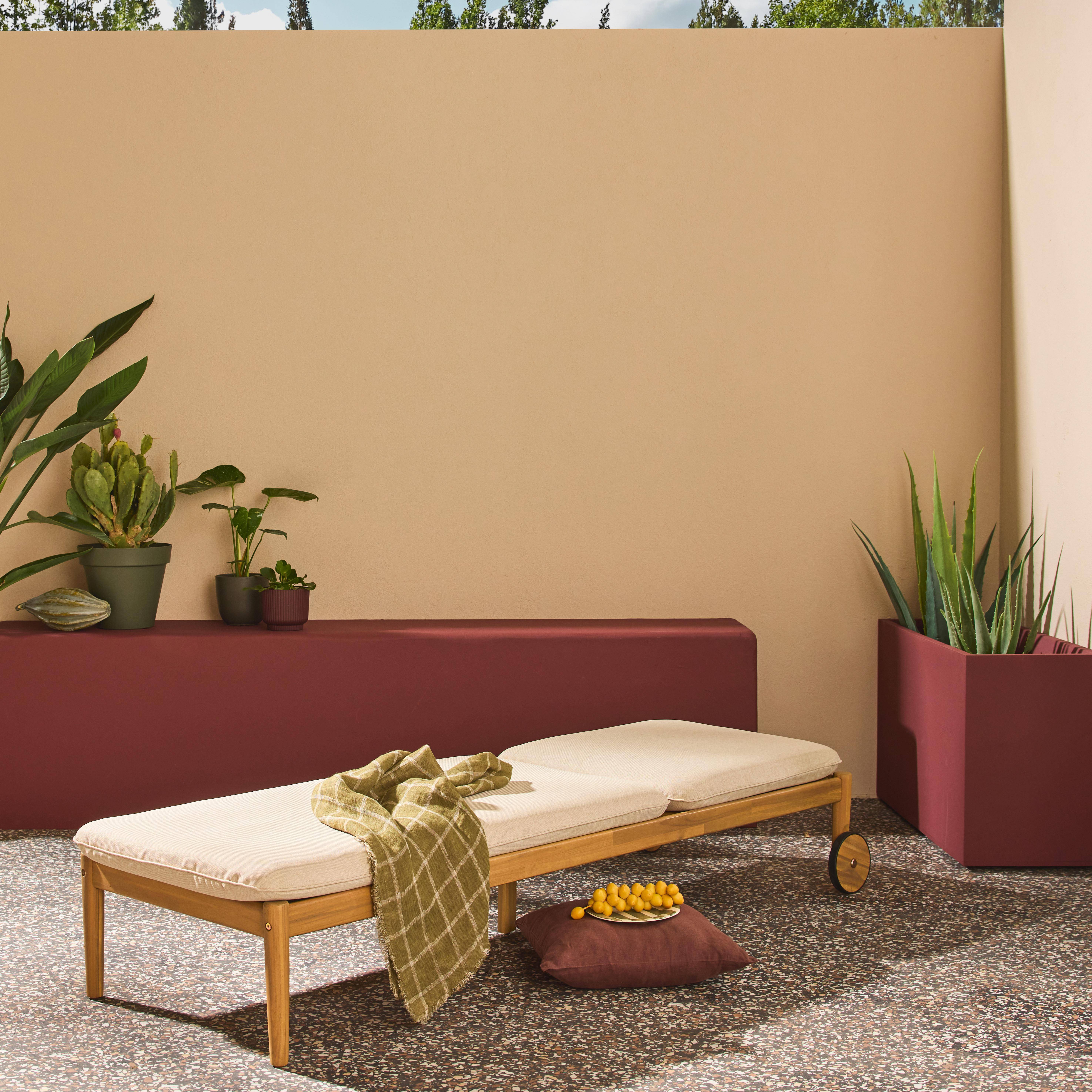 Sola - Tumbona de madera de acacia multiposición con ruedas