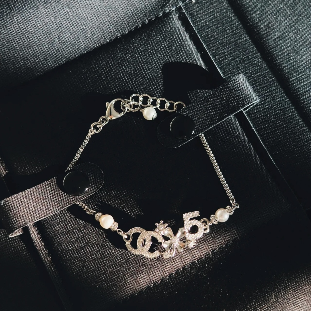 Chanel NO.5 Clover Silver Bracelet - Original Replica Club