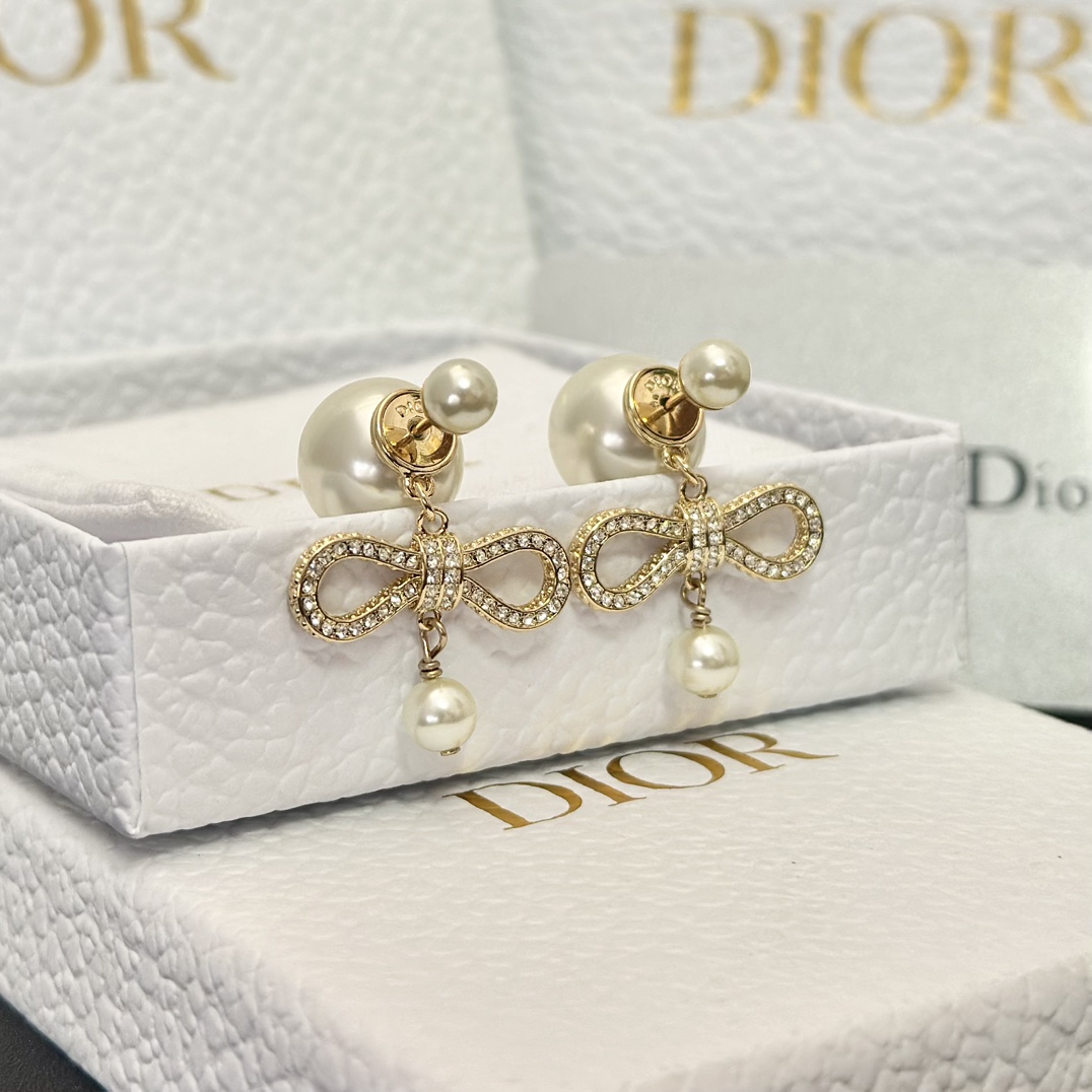 Dior Bow Pearl Earrings - Original Replica Club