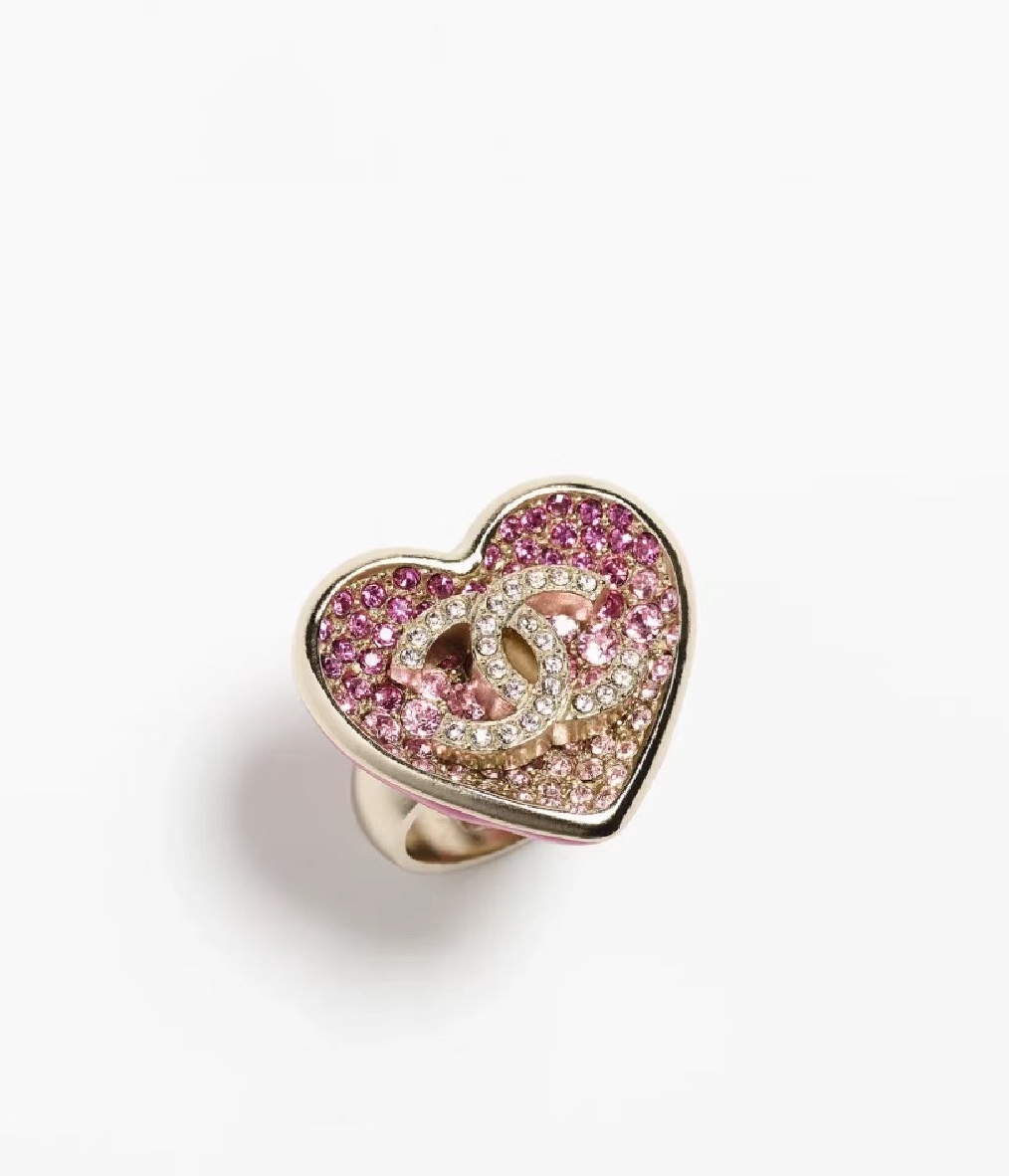 Chanel Pink Color Gradient Diamond Heart Ring - Original Replica Club