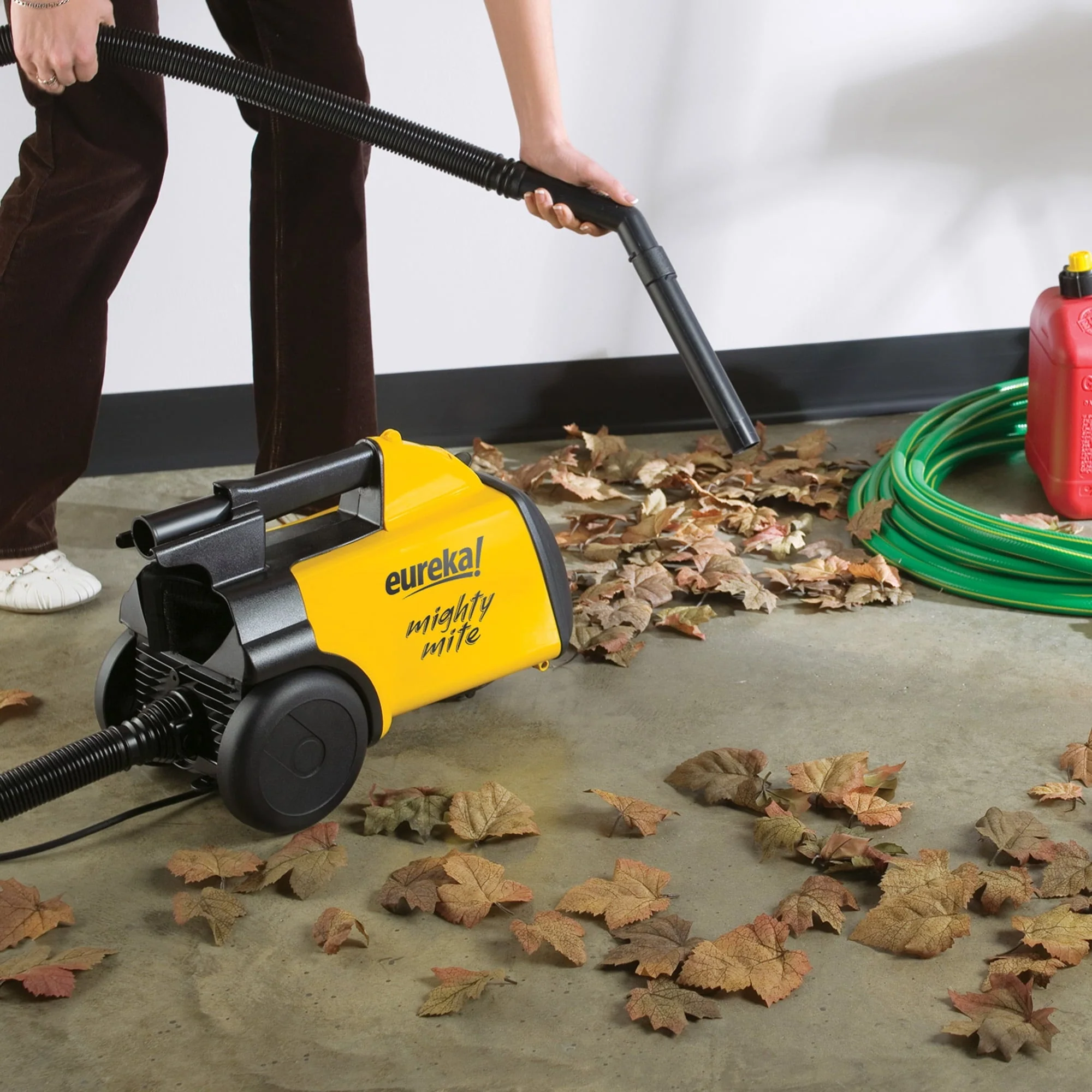 Eureka Mighty Mite Bagged Canister Vacuum, 3670G - Image 3