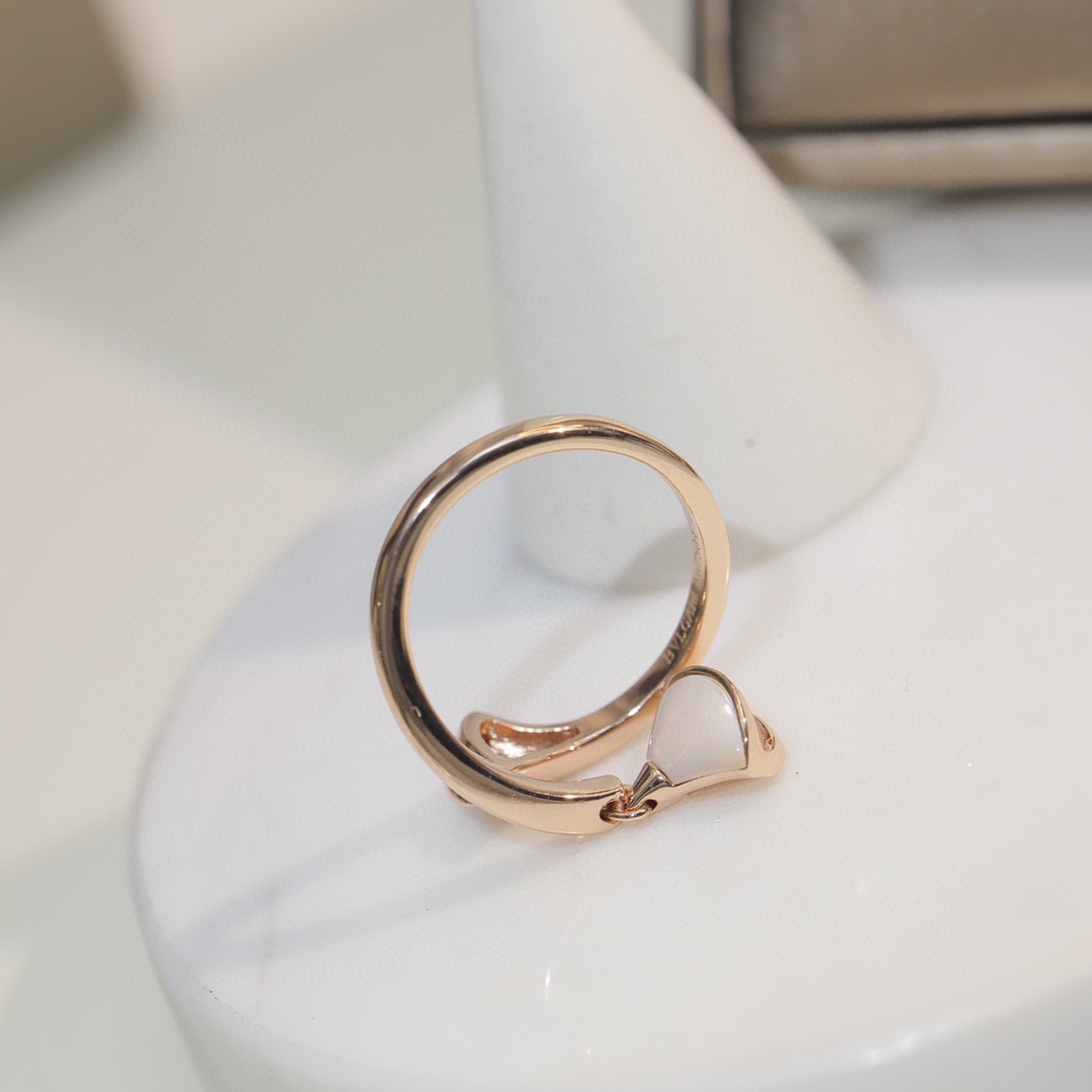 Bvlgari Rose Gold Charm Dangle Divas' Dream Ring - Original Replica Club