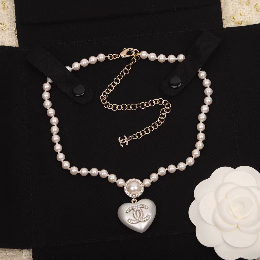 Chanel Princess Style Heart Pendant Pearl Necklace - Original Replica Club