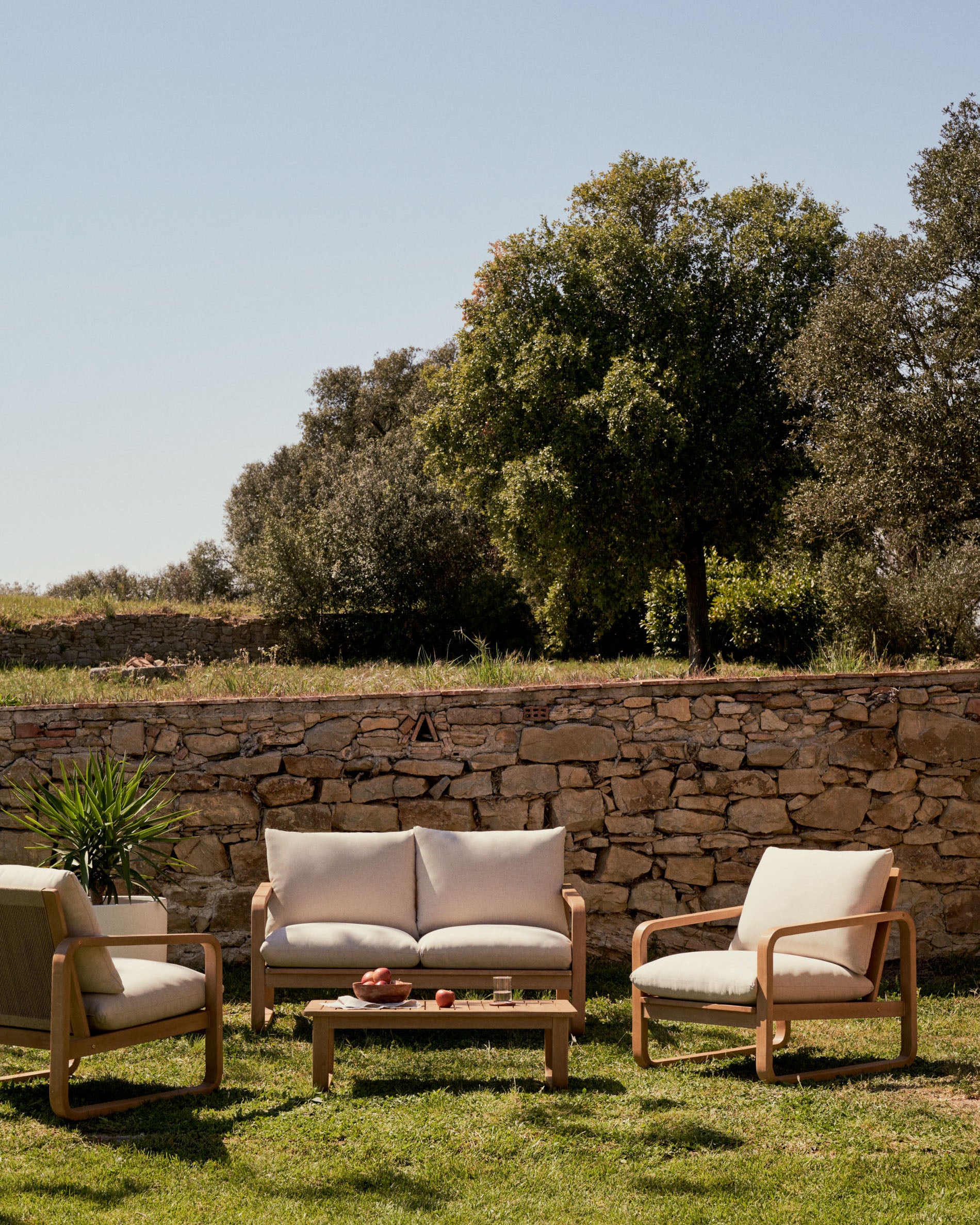 Kave Home - 100% outdoor salontafel Sacaleta in massief eucalyptushout