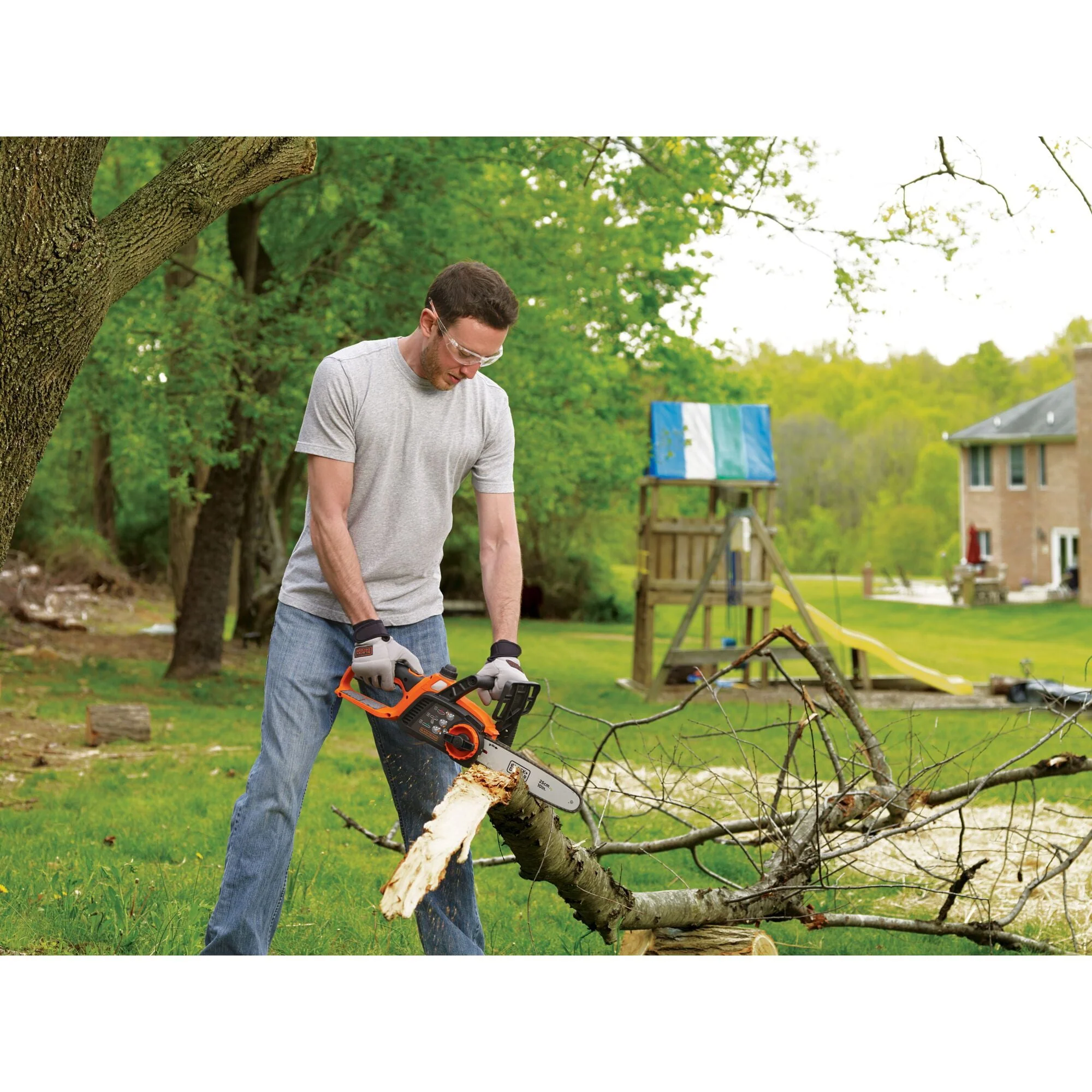 BLACK+DECKER LCS1020 20V MAX Lithium 10 in. Chainsaw - Image 9