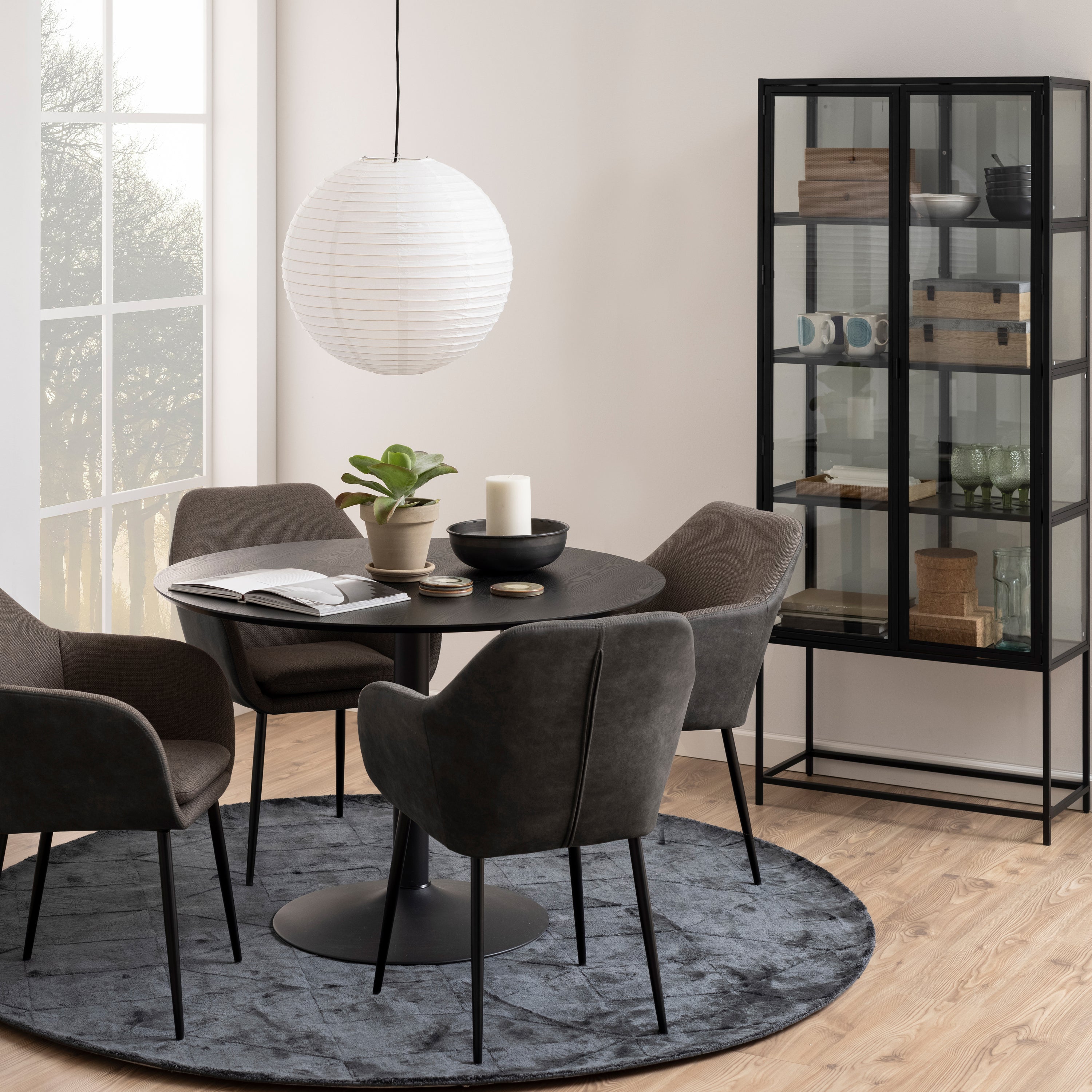 by fonQ Jaxon Vitrinekast 185,6 x 77 cm - Zwart