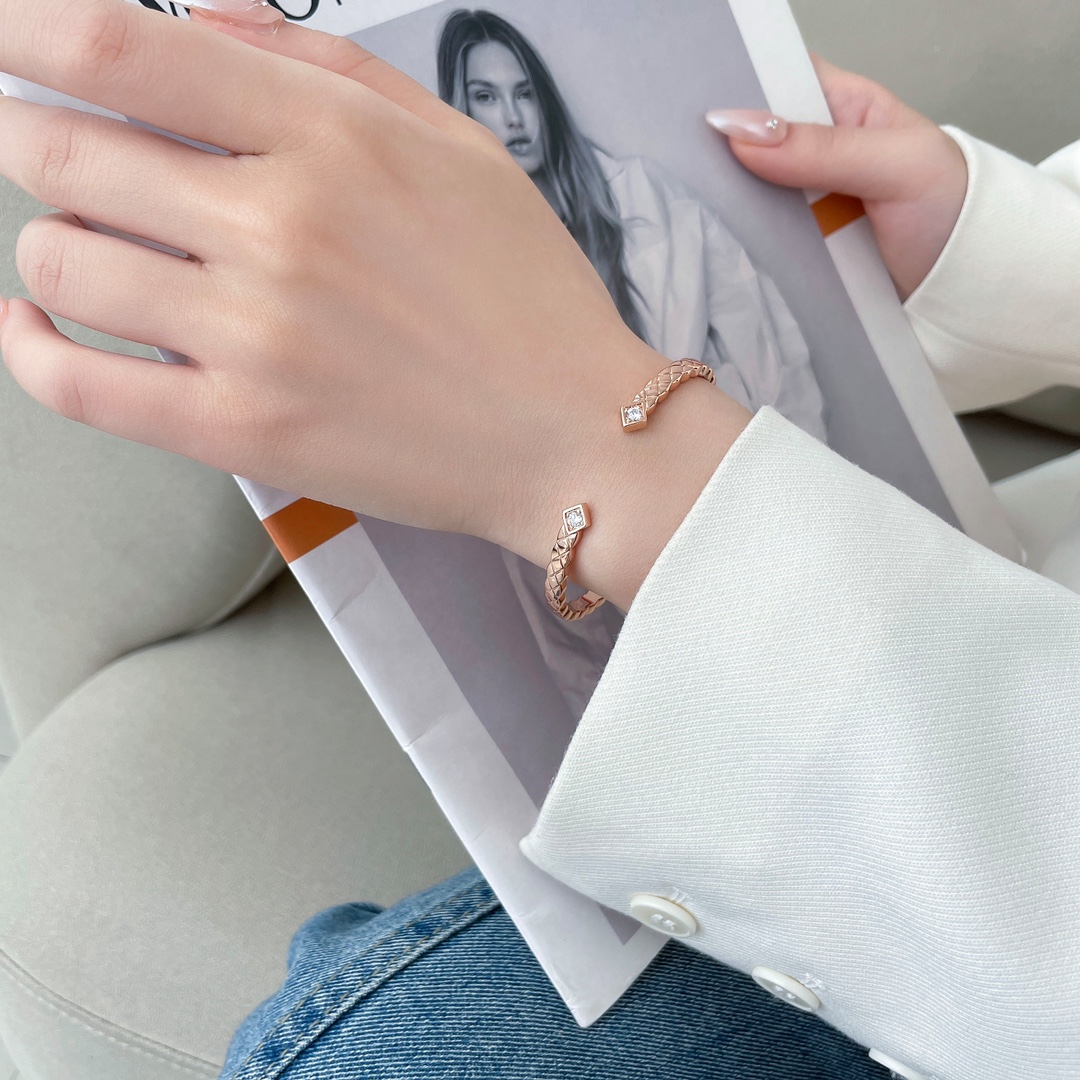 Chanel Coco Crush Cuff Bracelet Bangle - Original Replica Club