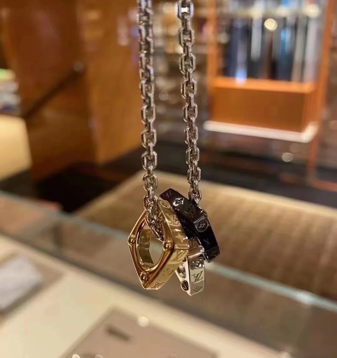 Louis Vuitton 3 Circles Pendant Necklace - Original Replica Club
