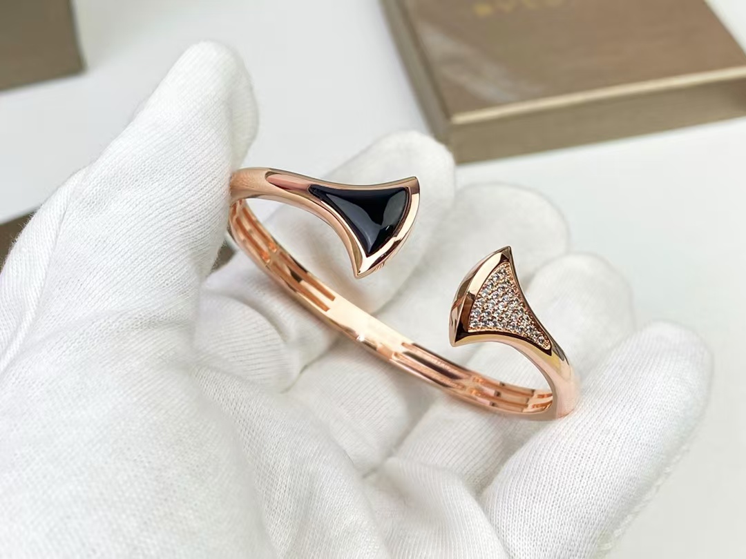 Bvlgari Divas' Dream Open Cuff Bangle Bracelet in Rose Gold - Original Replica Club