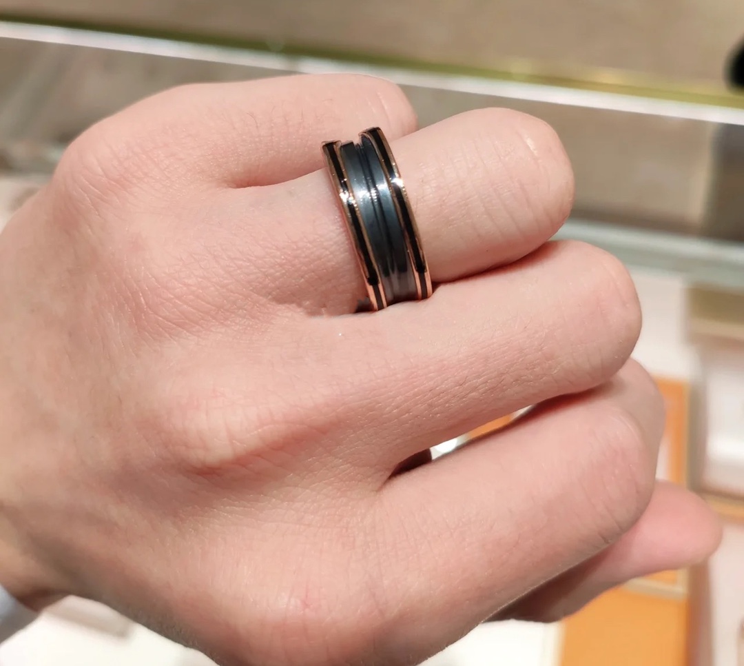 Bvlgari Rose Gold Frosted Black Ceramic B.zero1 Ring - Original Replica Club