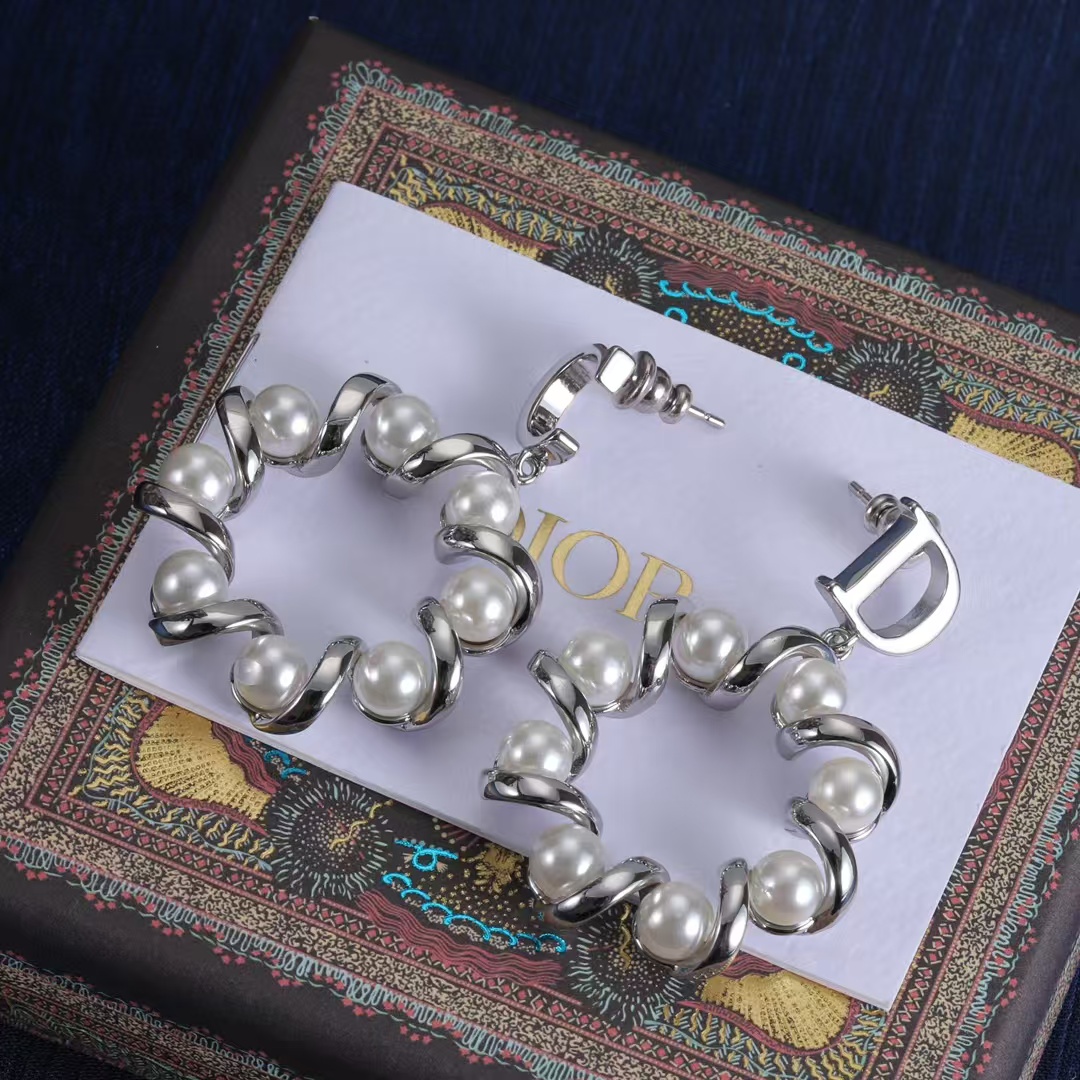 Dior Asymmetric CD Twisted Pearl Earrings - Original Replica Club