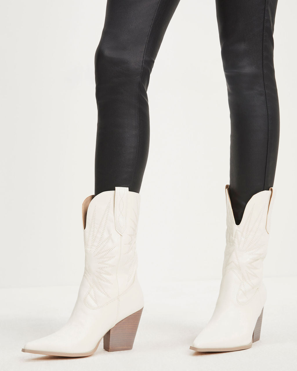 Liya Embroidered Heeled Western Boot - White - Se7enfashion