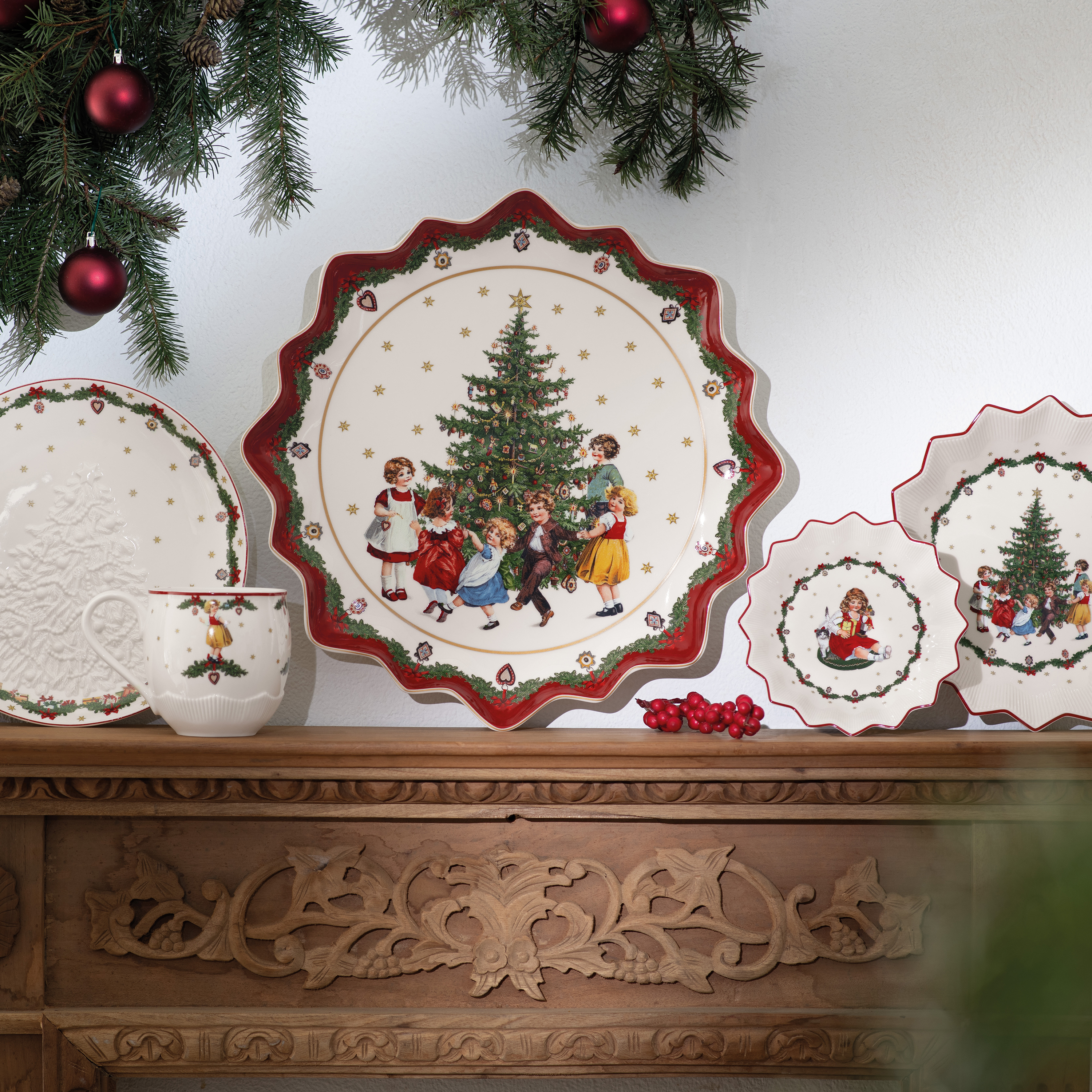 Villeroy & Boch Toy's Fantasy Cake platter