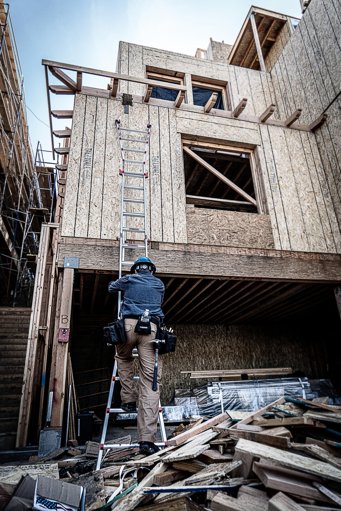 Little Giant Ladders Velocity 22-ft Multi-Position Ladder, Aluminum, 300 lb Capacity, Telescoping, A-Frame, Extension, with Wheels and Slip-Resistant Feet - Image 10