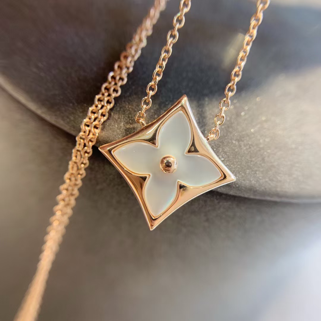 Louis Vuitton Color Blossom BB Star Pendant Necklaces - Original Replica Club