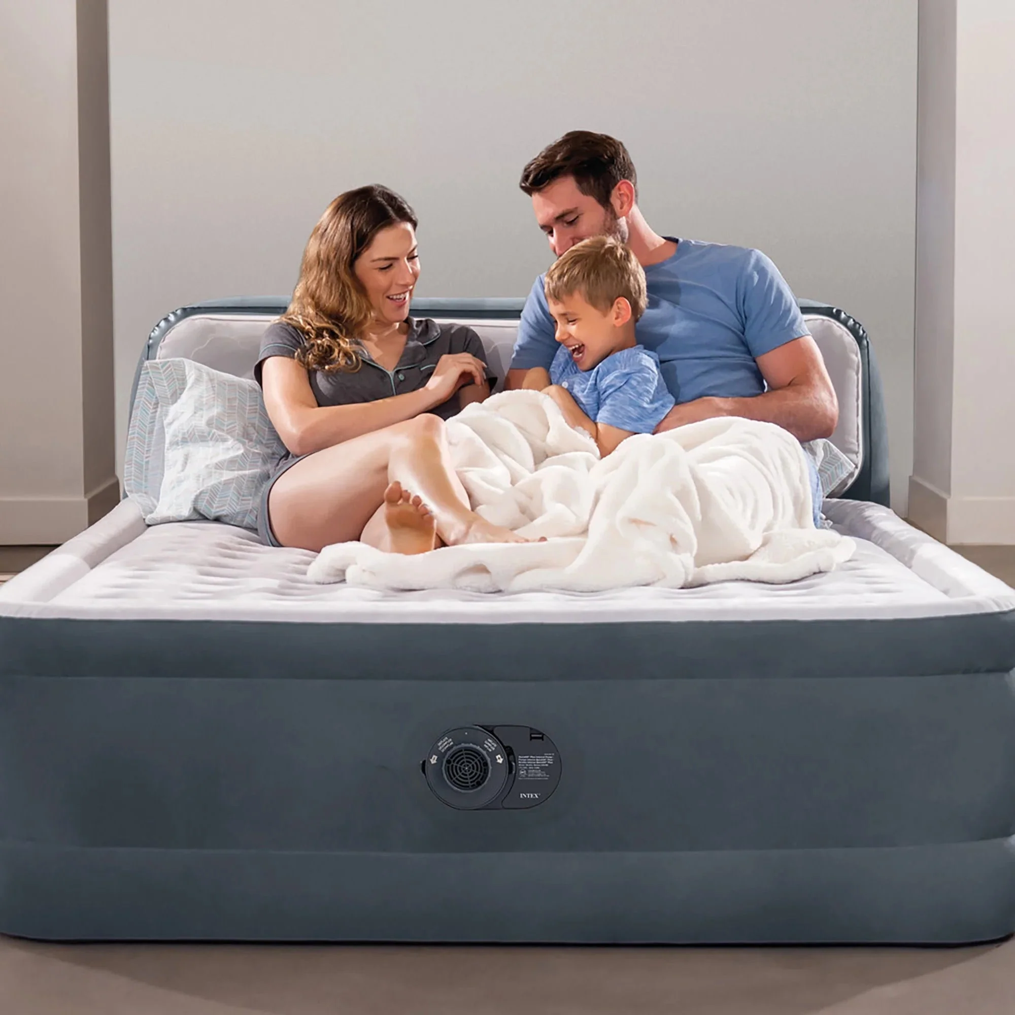 Intex Dura-Beam Deluxe Ultra Plush Headboard Queen Airbed, Gray, 18in, Built-In Pump - 64447ED - Image 6 Intex Dura-Beam Deluxe Ultra Plush Headboard Queen Airbed, Gray, 18in, Built-In Pump - 64447ED - Image 6