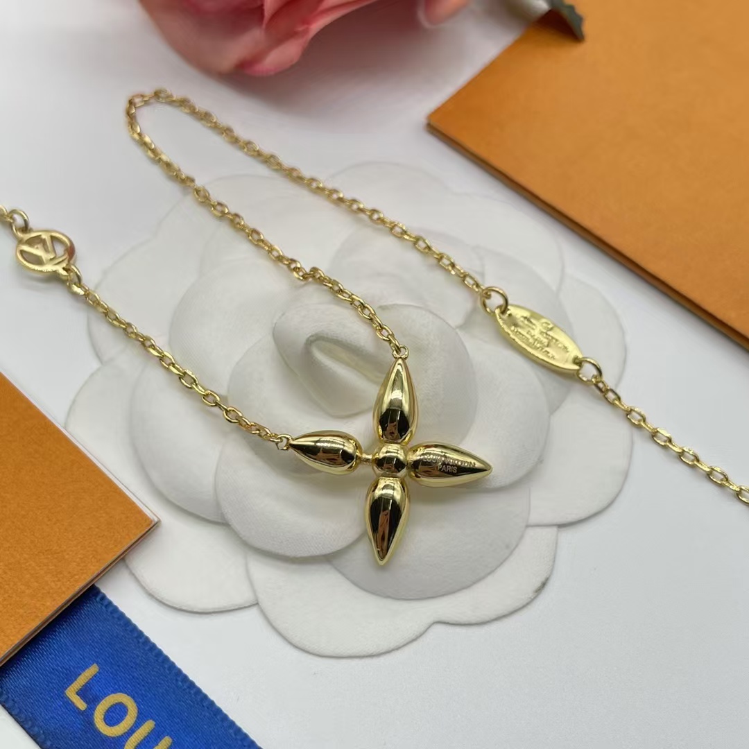 Louis Vuitton Dainty Star Pendant Necklace - Original Replica Club