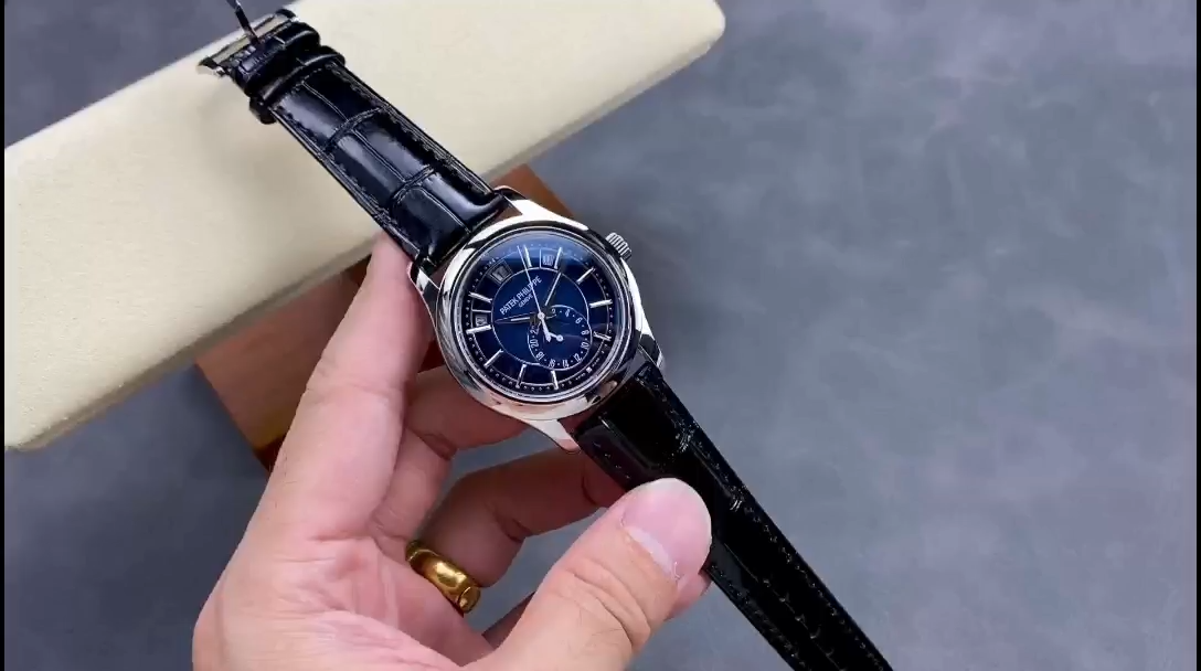 Replica Patek Philippe Complications Annual Calendar White Gold 5205G 013 40mm Mens Watch