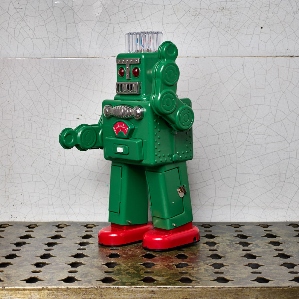 Robot Smoking Vert