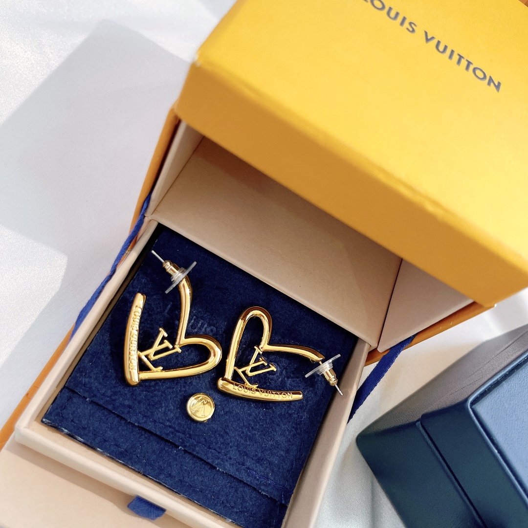 Louis Vuitton Love Heart Stud Earrings - Original Replica Club
