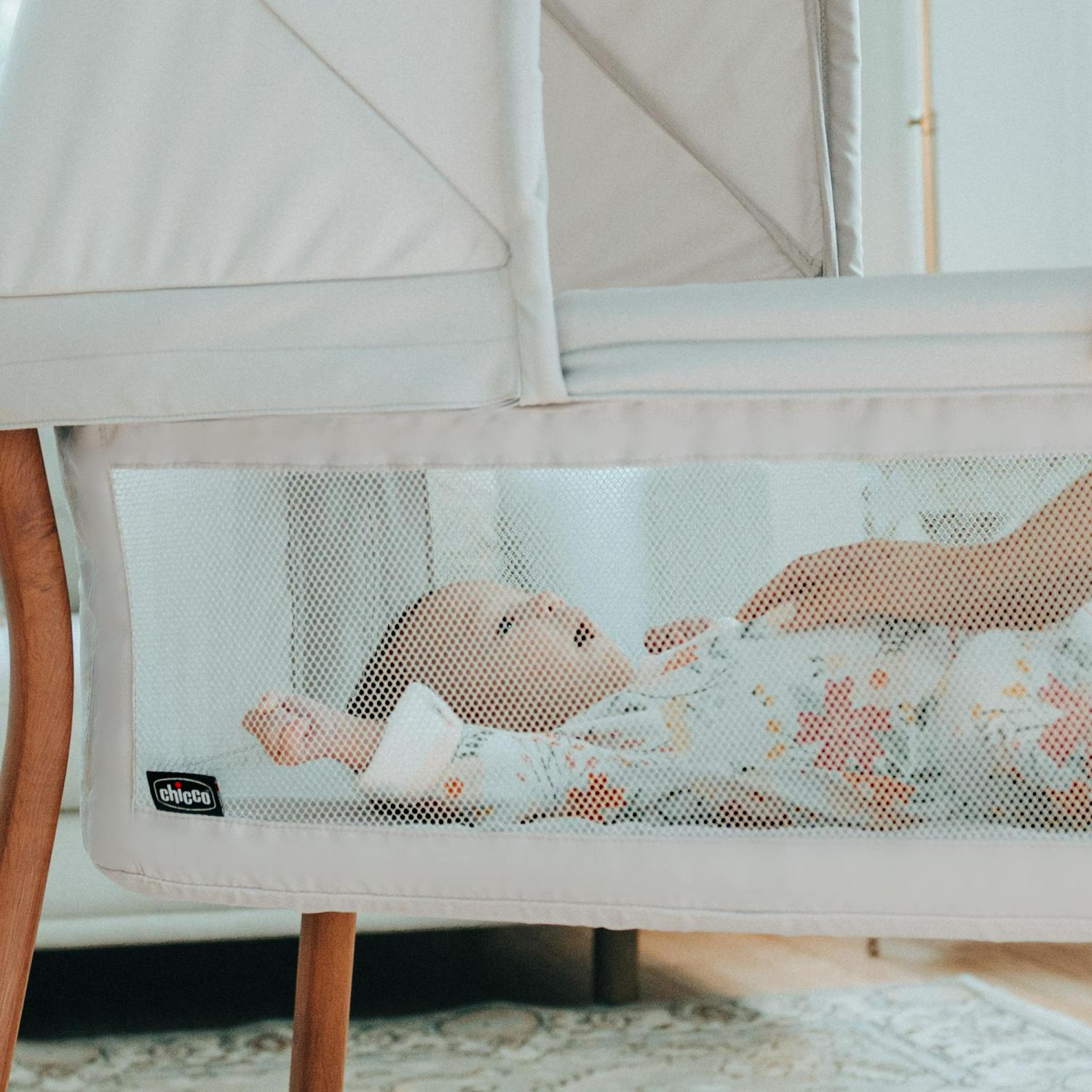Chicco LullaGo Anywhere LE Portable Bedside Bassinet with Removable Canopy - Serene (Beige). New - Image 3