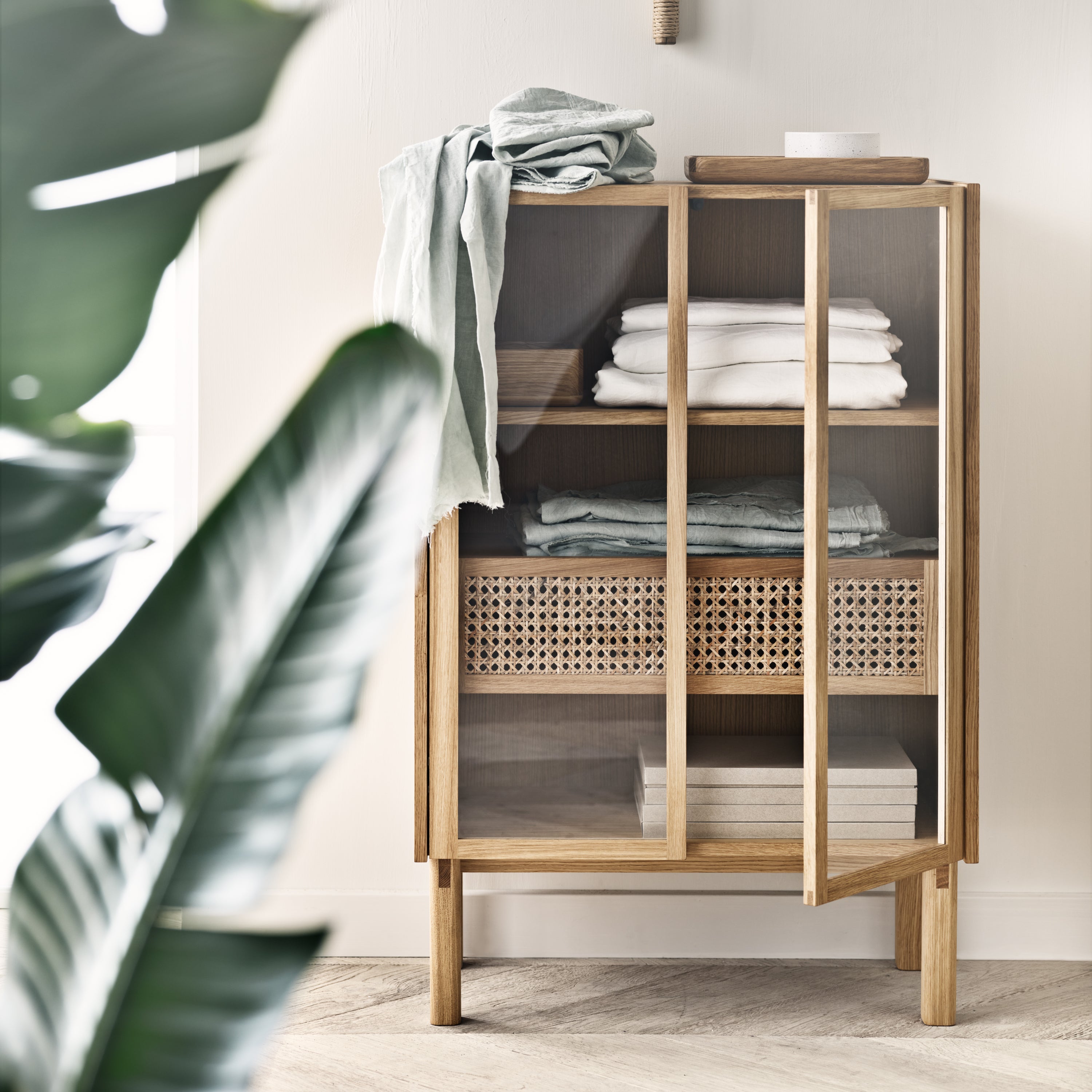 Bolia Cana Vitrinekast - Laag - Witgepigmenteerd Geolied Eiken