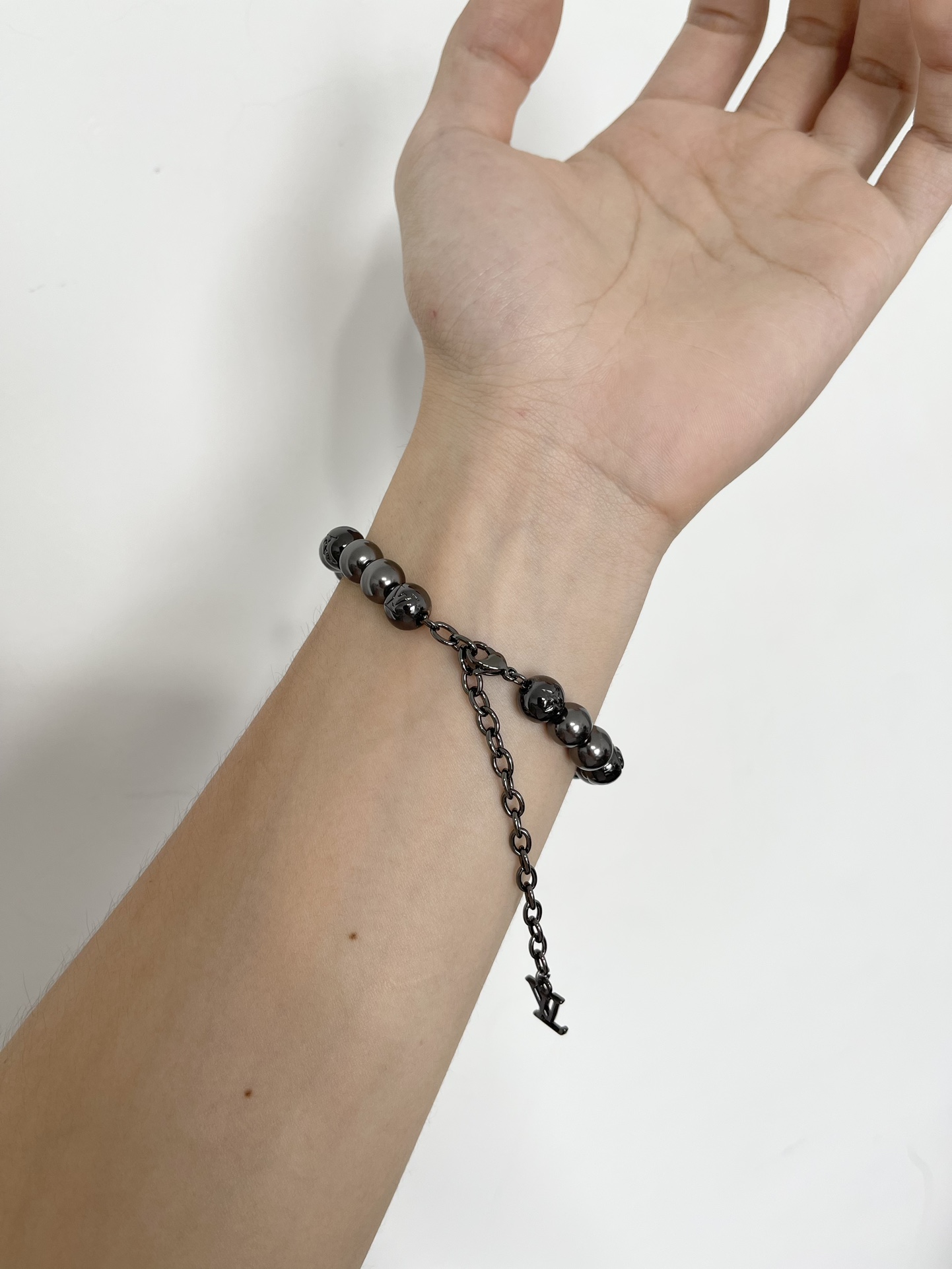 Louis Vuitton Black Beads Bracelet Men - Original Replica Club