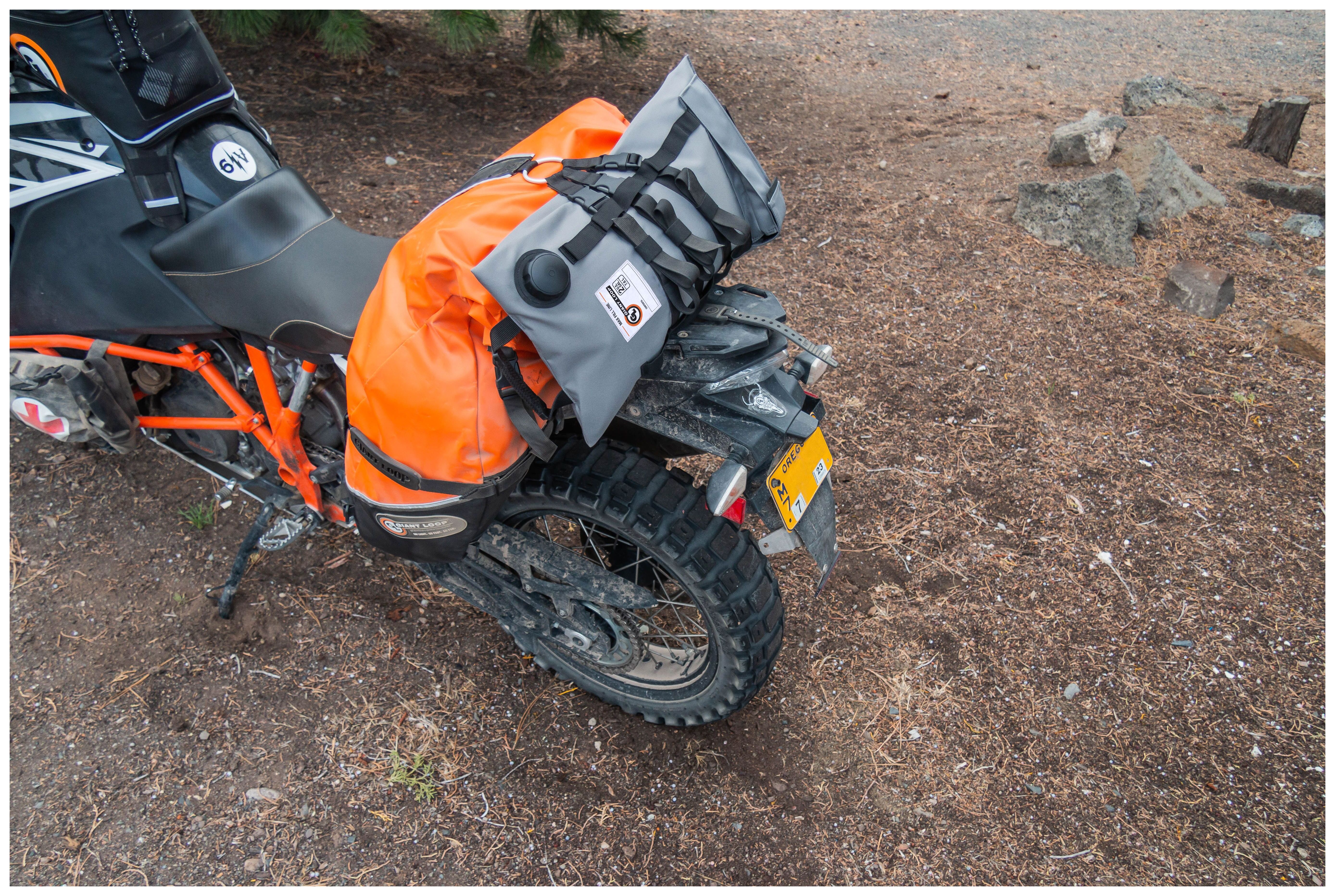 SportsBikeShop Giant Loop Armadillo Bag