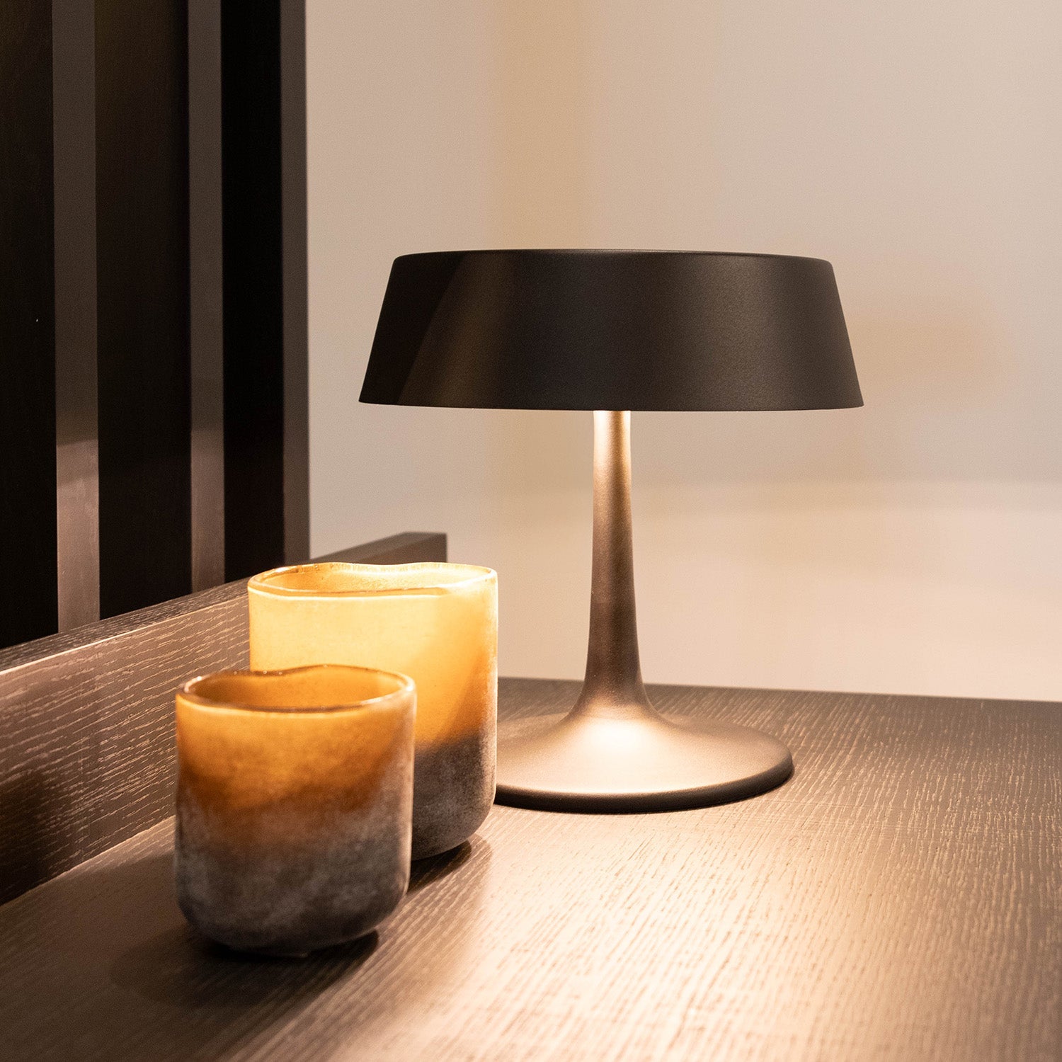 Atmooz - Tafellamp Matcha - Goud & Zwart - Ø 28 cm - Metaal - Dimbaar