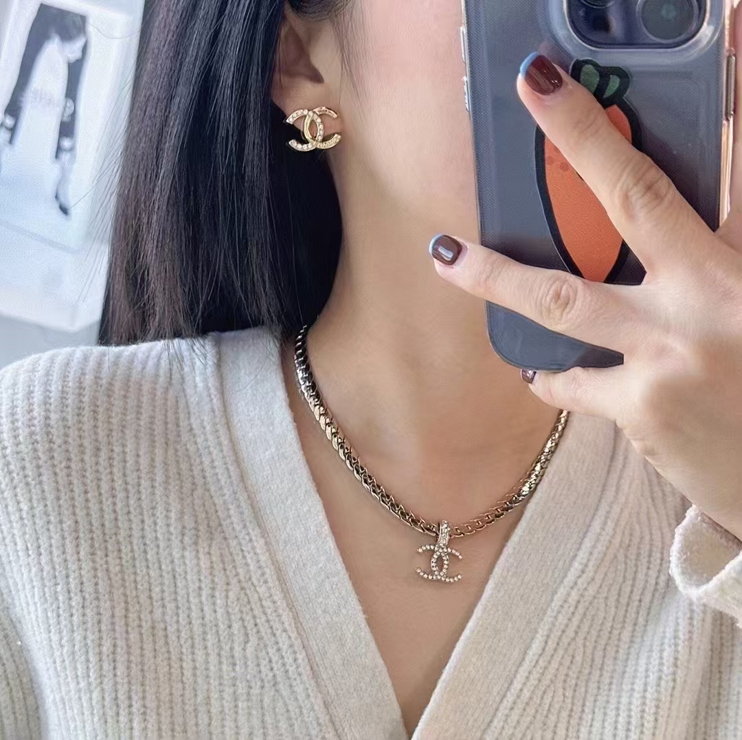 Chanel Chunky Flat Cuban Chain Necklace - Original Replica Club