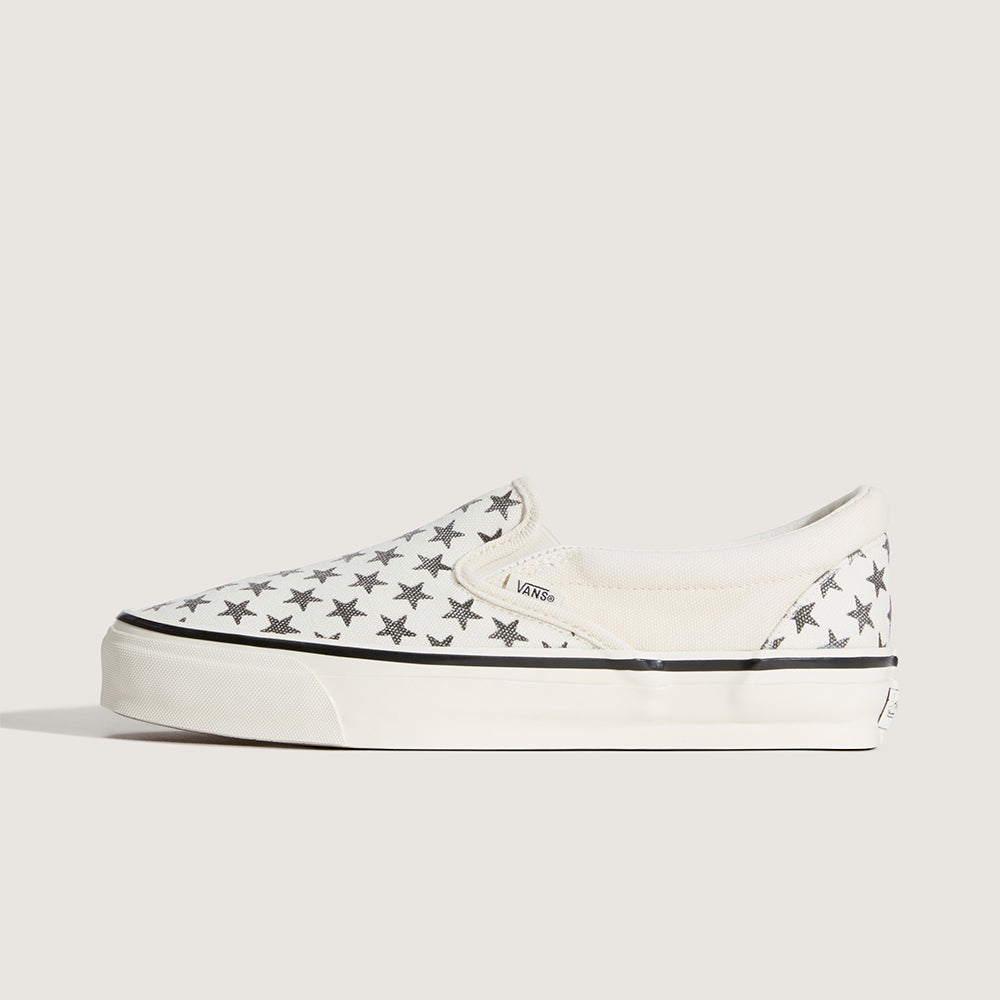 Vans - Classic Slip-On 98 Stars - Noir & Marshmallow