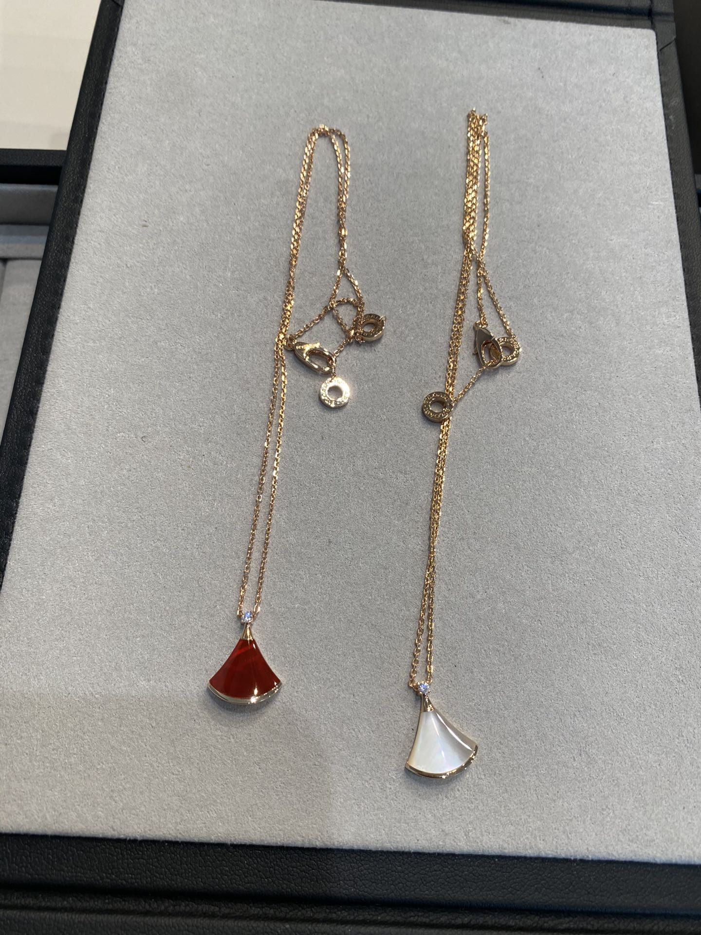 Bvlgari Divas' Dream Rose Gold Necklace - Original Replica Club