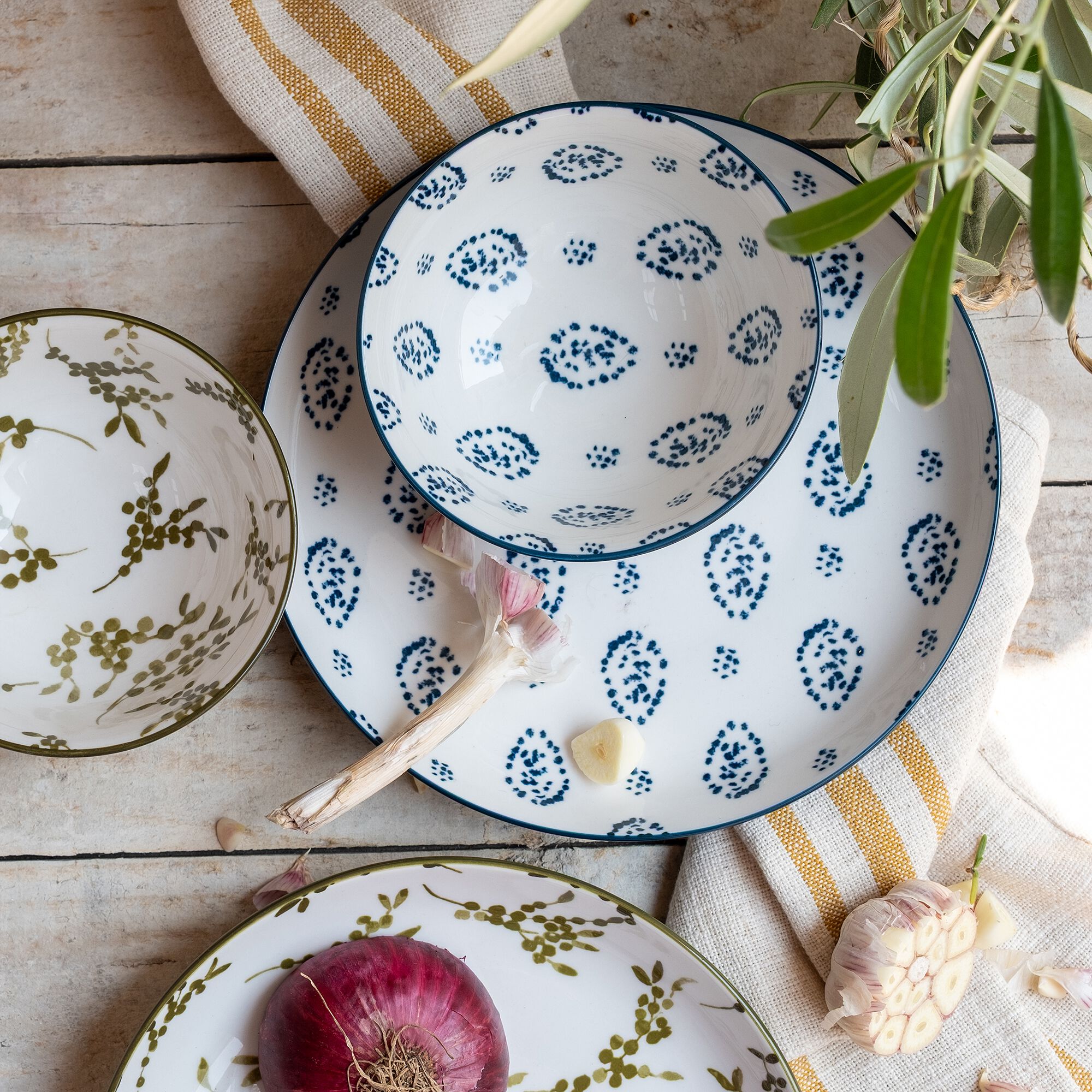 BAIA - Assiette à dessert motif végétal en porcelaine D20cm - vert