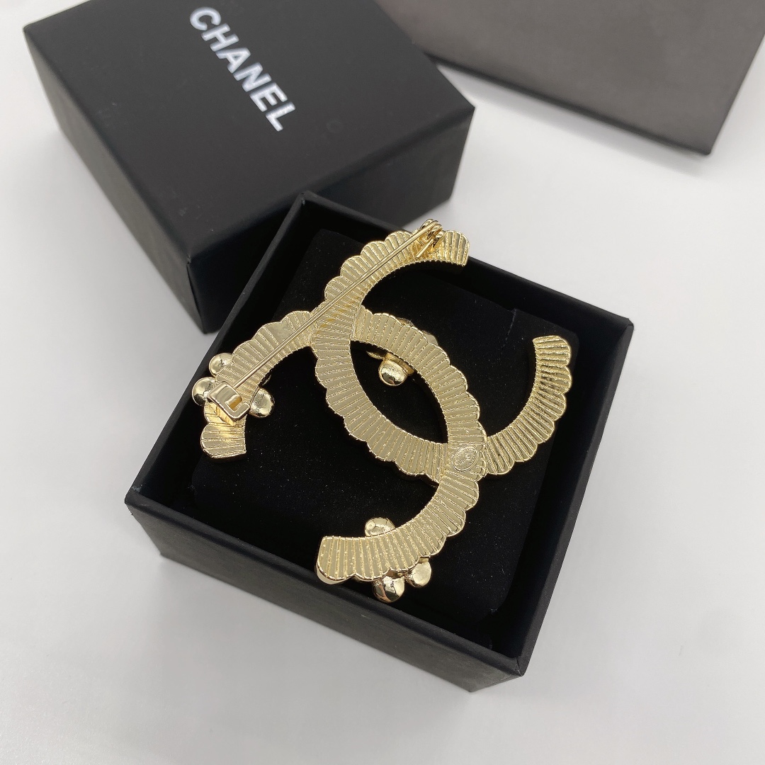 Chanel 3 Flowers Diamond Pearl Paved Brooch - Original Replica Club