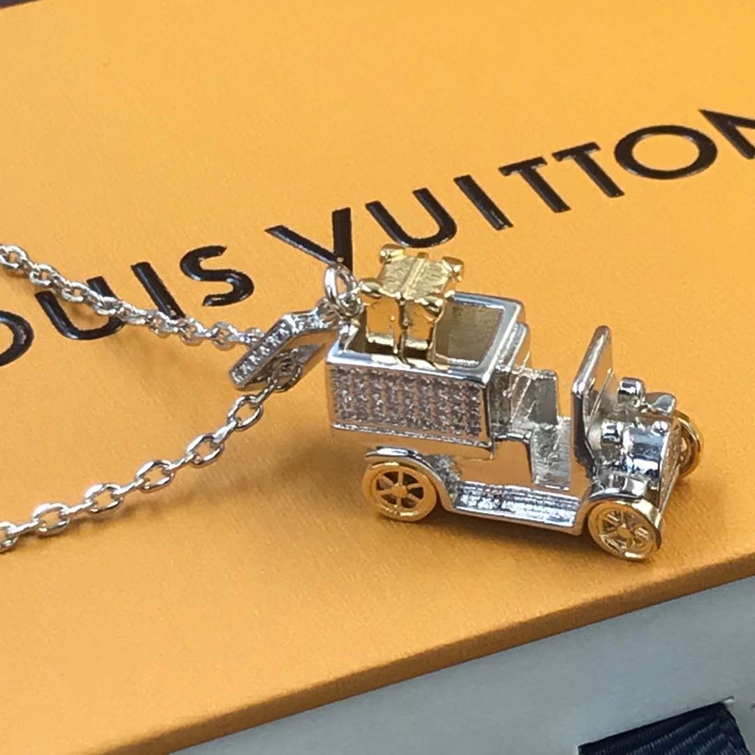Louis Vuitton Men Necklace in Silver - Original Replica Club