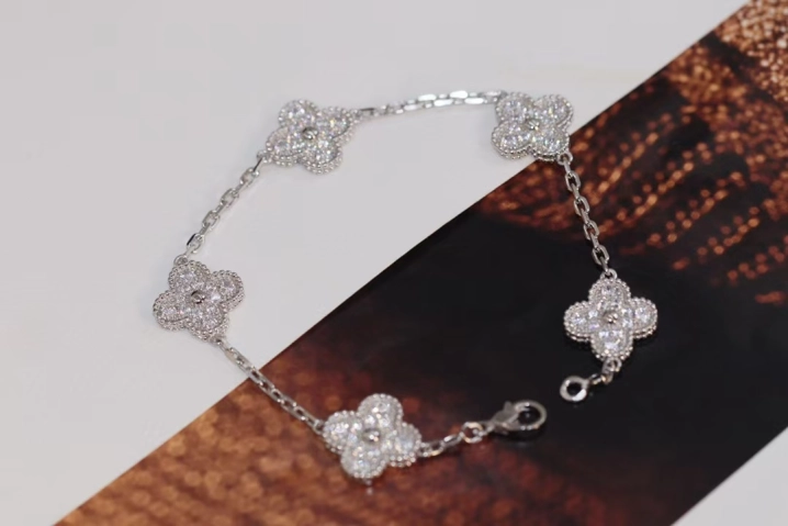 VCA White Gold Diamond Vintage Alhambra Bracelet 5 Motifs - Original Replica Club
