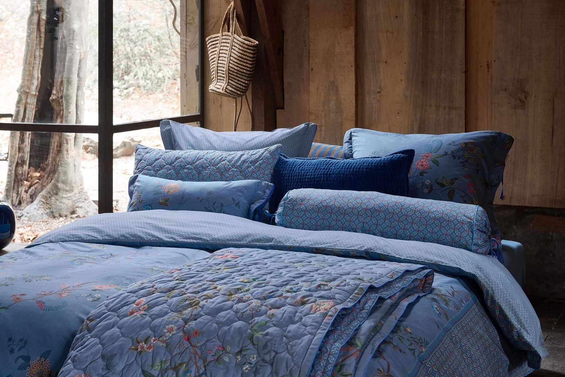 Roll Cushion Bustani Blue