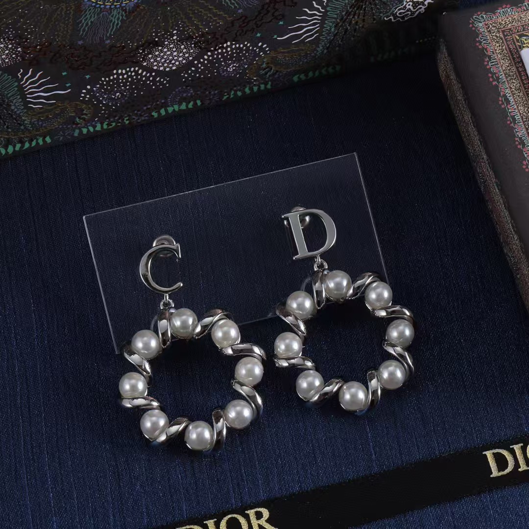 Dior Asymmetric CD Twisted Pearl Earrings - Original Replica Club