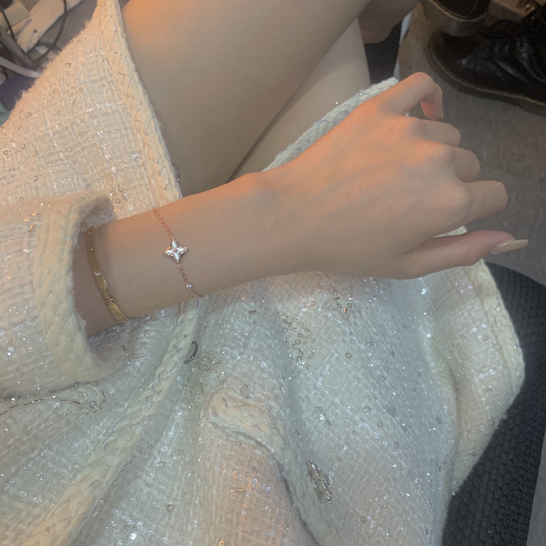 Louis Vuitton Minimalist White Mother of Pearl Star Bracelet - Original Replica Club