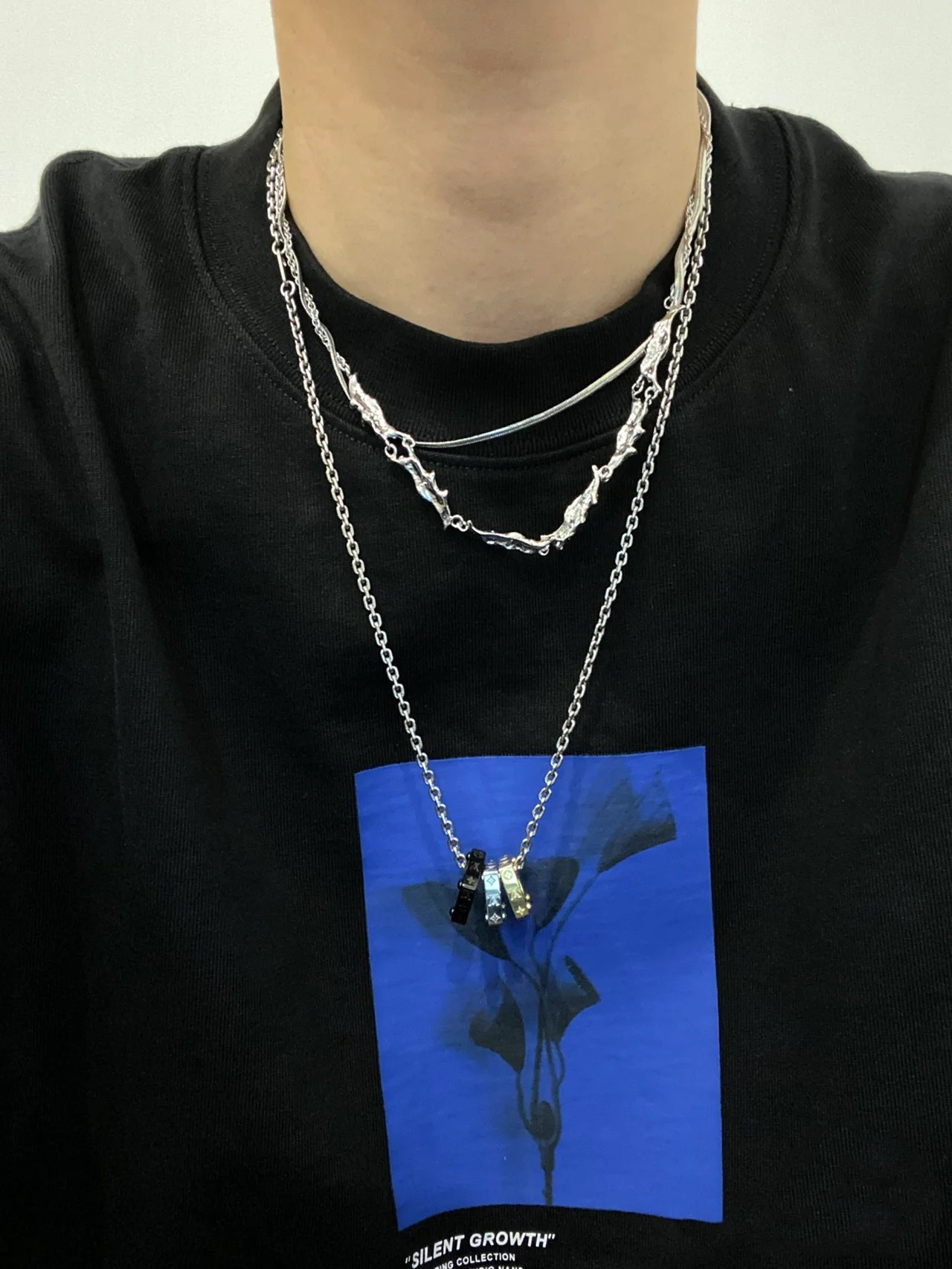 Louis Vuitton 3 Circles Pendant Necklace - Original Replica Club