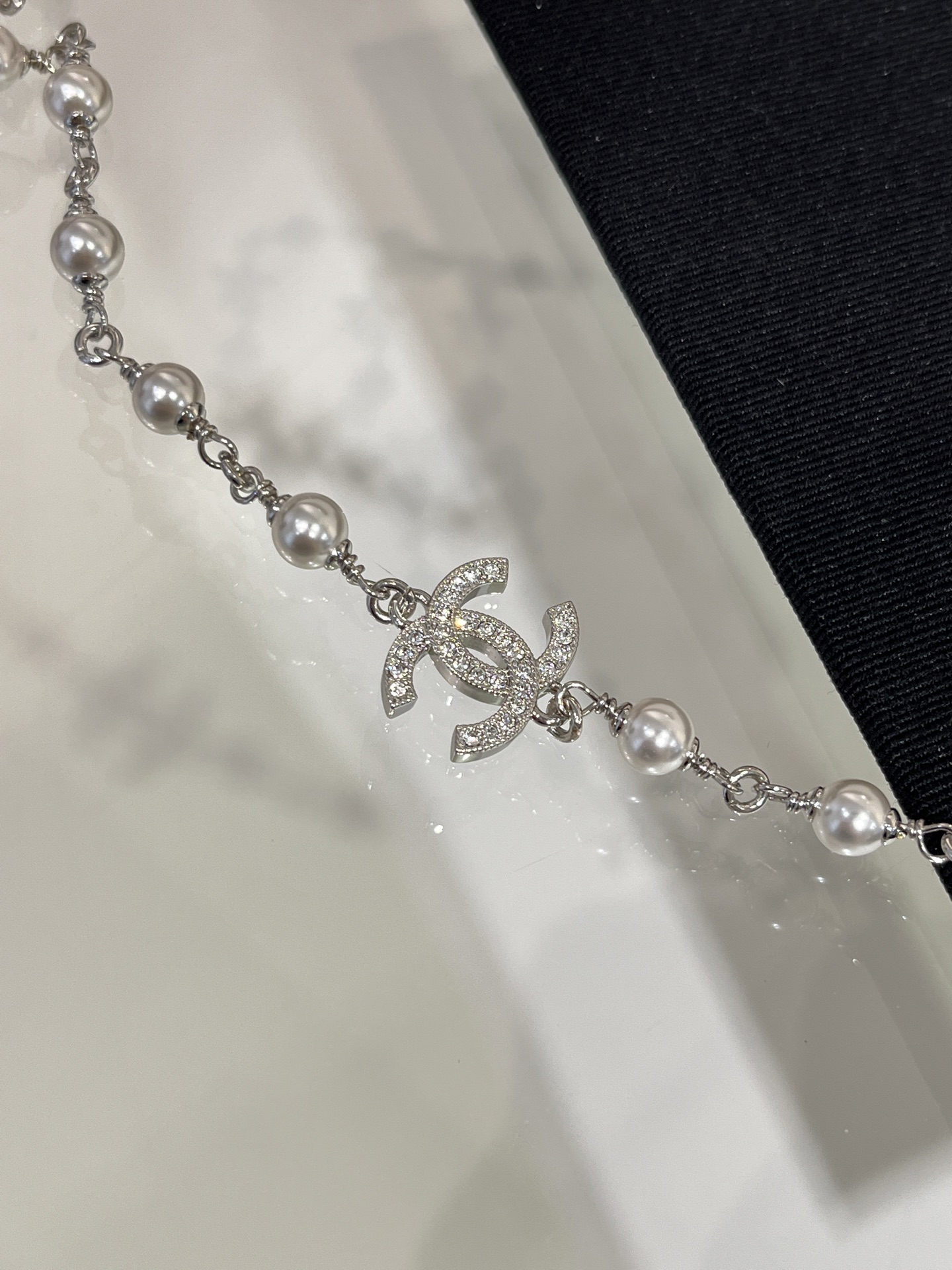 Chanel Pearl Floating CC Charm Silver Necklace - Original Replica Club