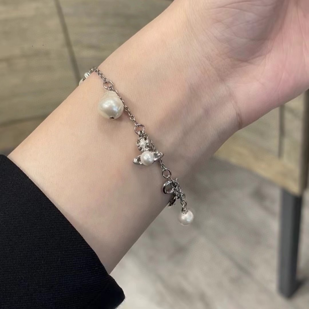 Vivienne Westwood Baroque Pearl Saturn Charms Bracelet - Original Replica Club