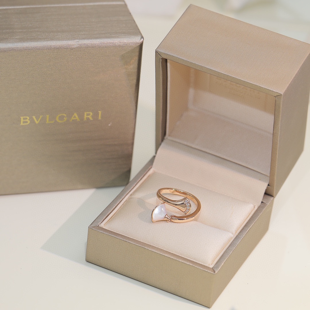 Bvlgari Rose Gold Charm Dangle Divas' Dream Ring - Original Replica Club